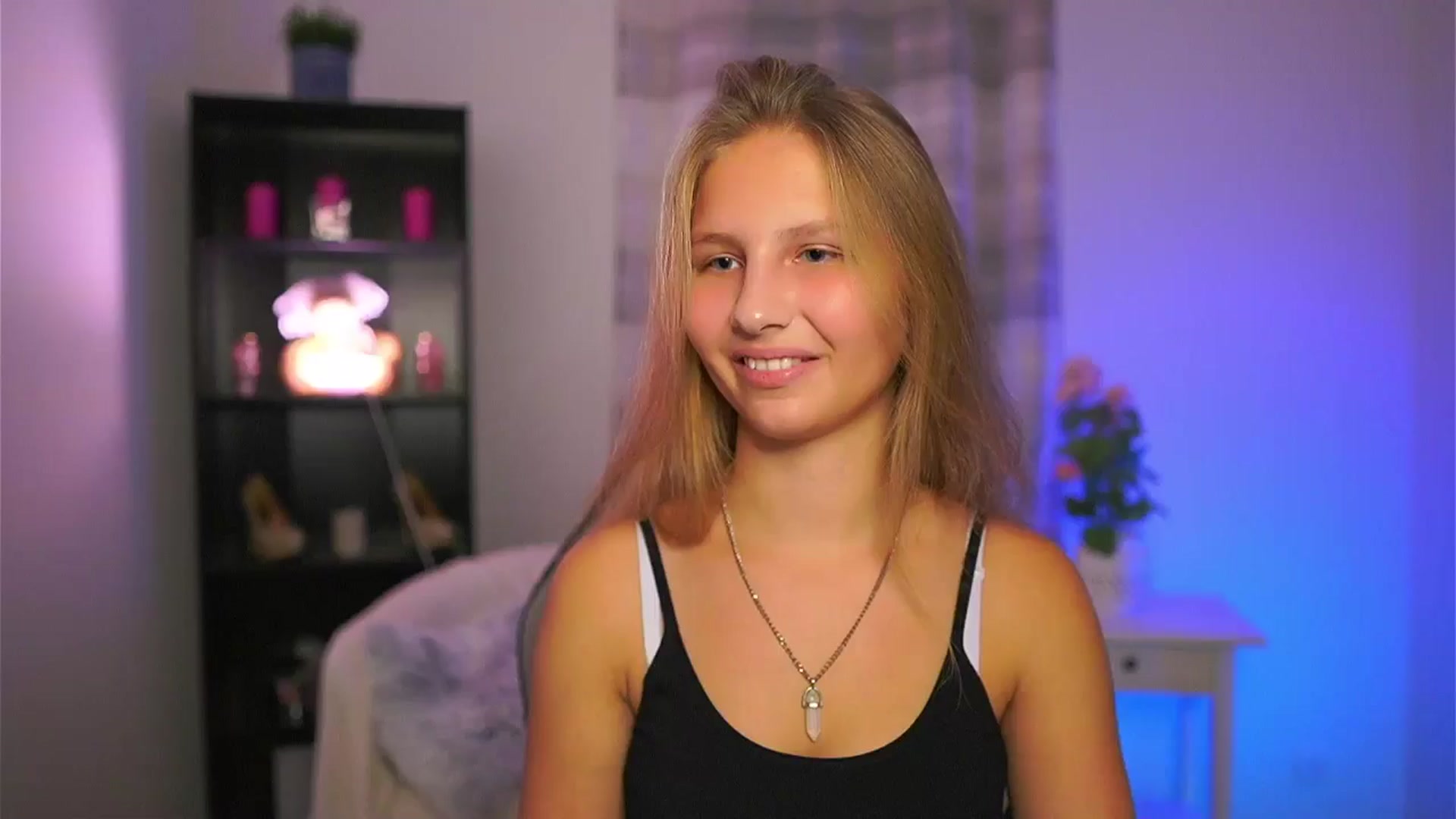 Gallery image thumbnail from Emmie_murray's myfreecams stream on, 11/12/2025, 17:42 image 18 of 20