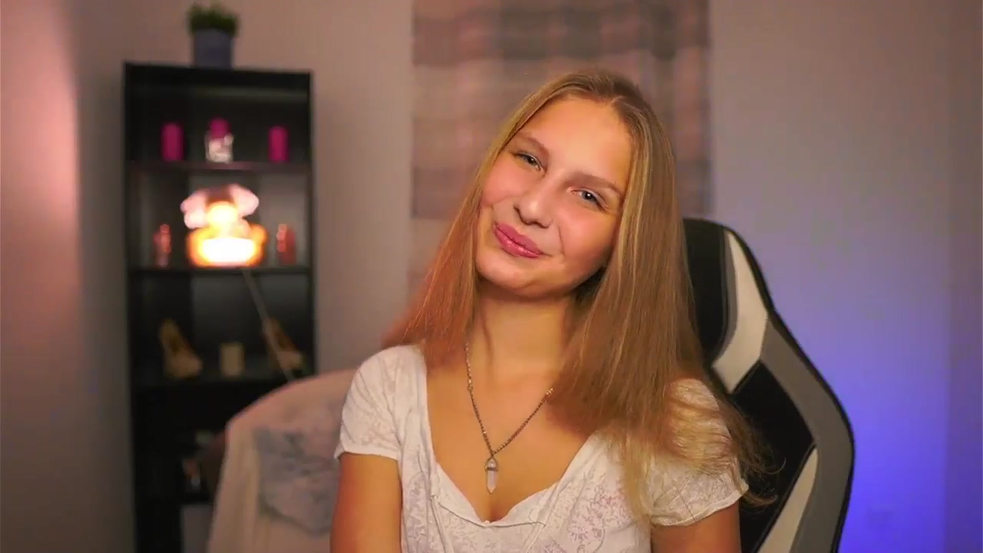 Gallery image thumbnail from Emmie_murray's myfreecams stream on, 11/13/2025, 15:51 image 2 of 20