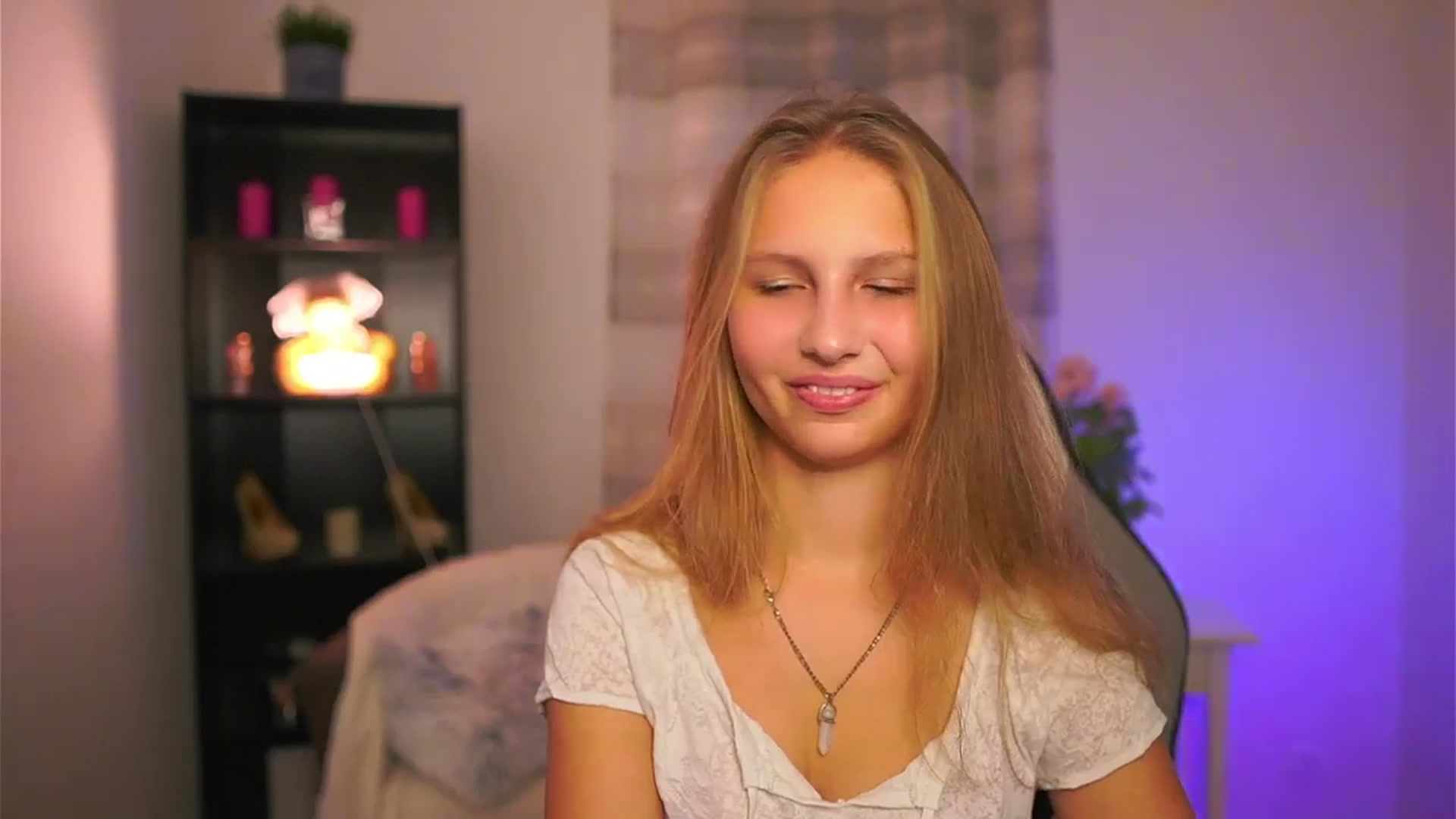 Gallery image thumbnail from Emmie_murray's myfreecams stream on, 11/13/2025, 15:51 image 10 of 20