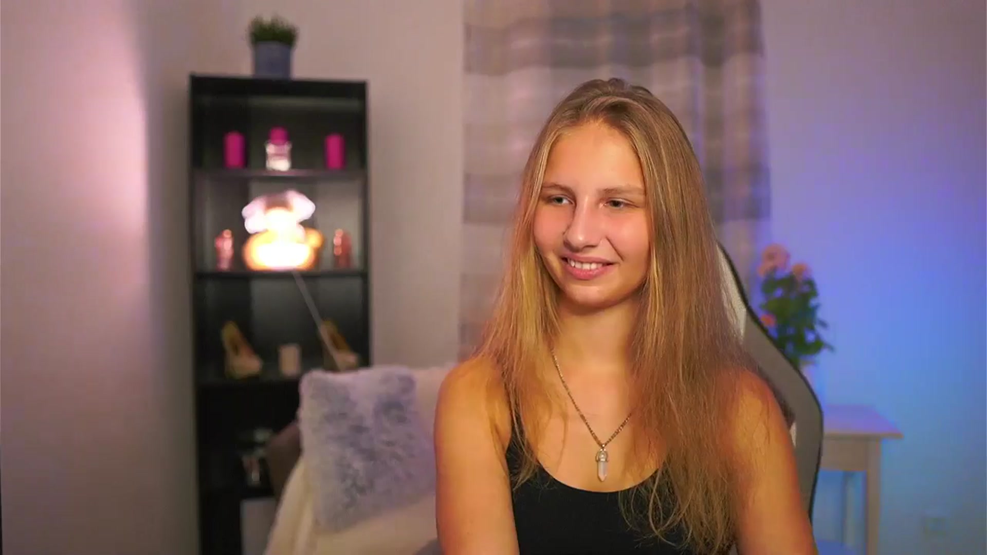 Gallery image thumbnail from Emmie_murray's myfreecams stream on, 11/14/2025, 15:02 image 16 of 20