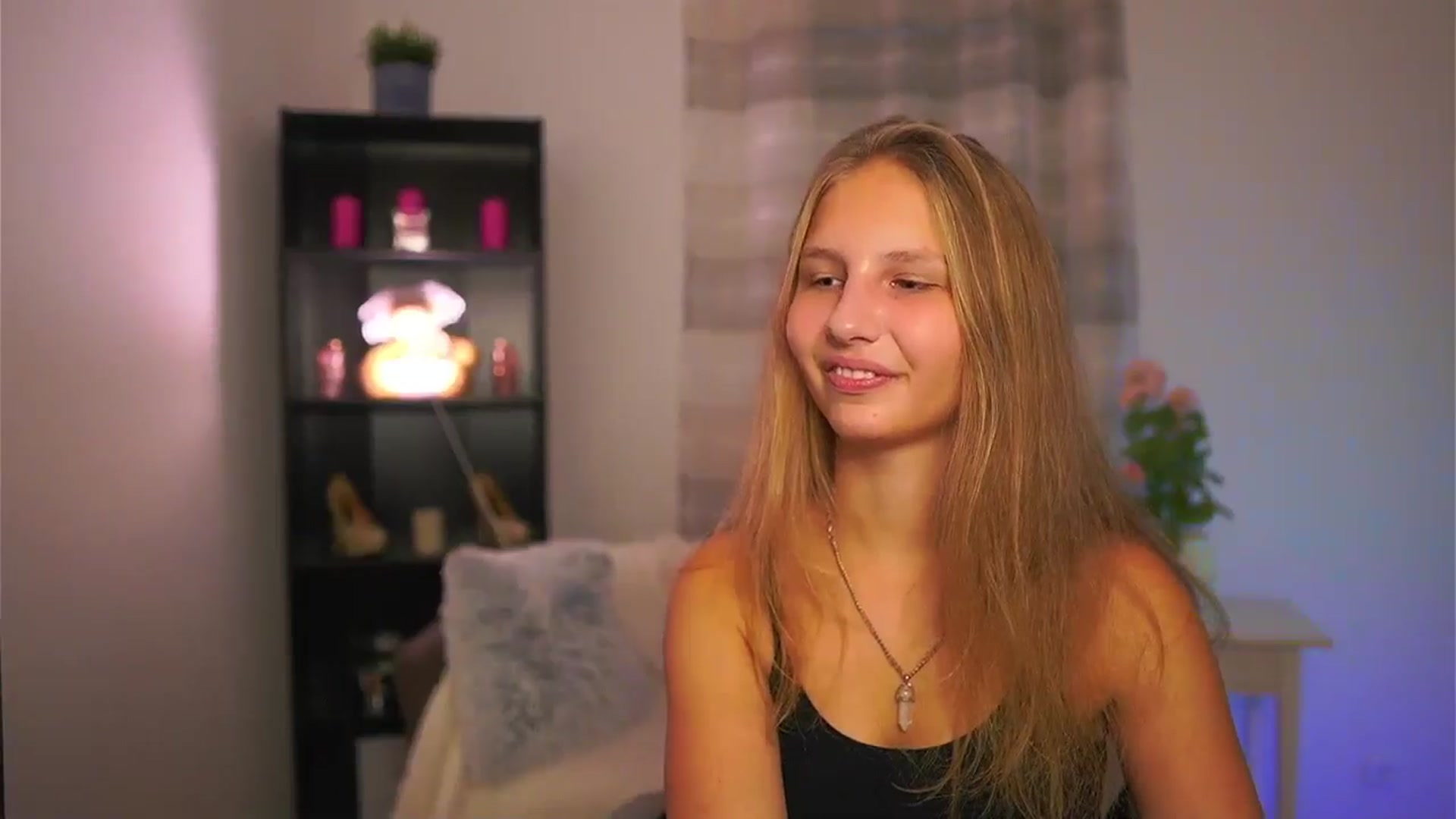 Gallery image thumbnail from Emmie_murray's myfreecams stream on, 11/14/2025, 15:02 image 15 of 20
