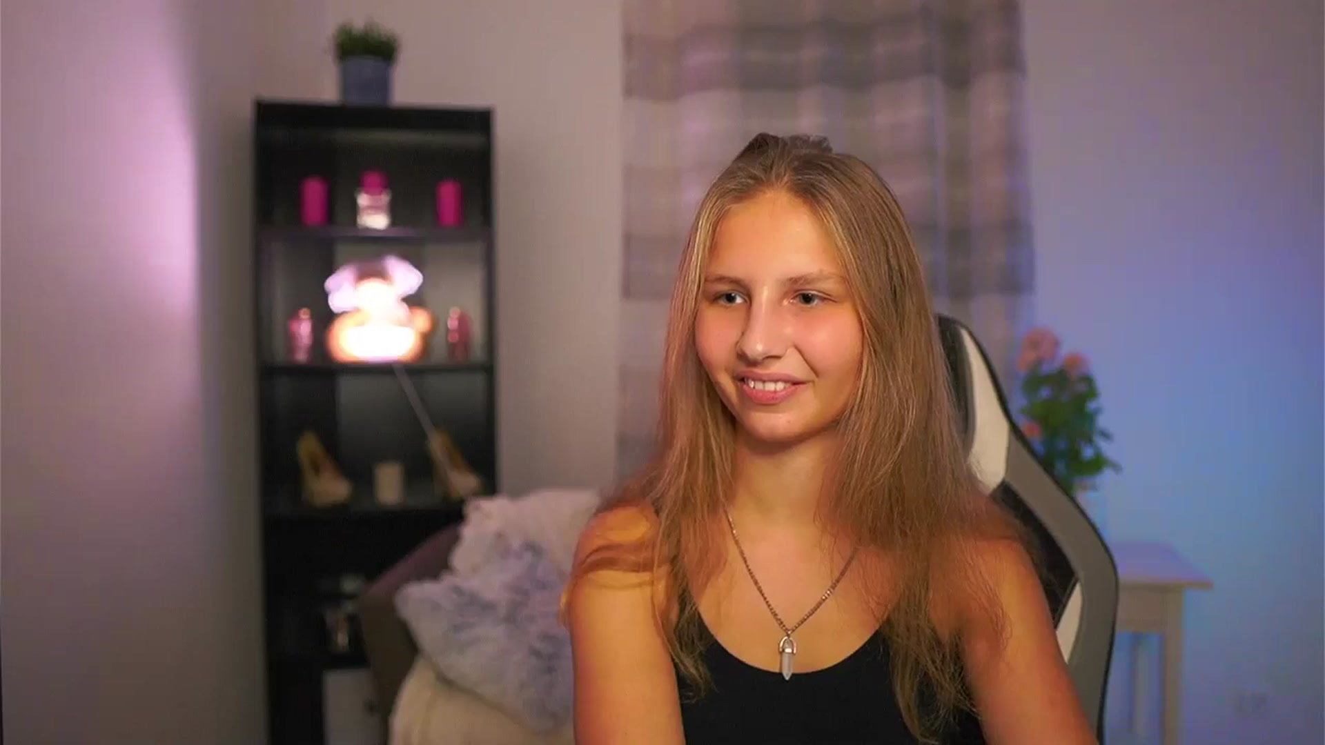 Gallery image thumbnail from Emmie_murray's myfreecams stream on, 11/14/2025, 16:52 image 19 of 20