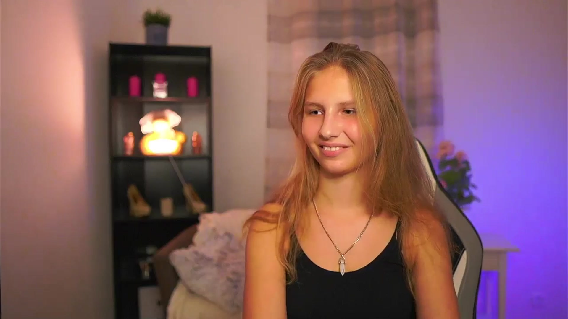 Gallery image thumbnail from Emmie_murray's myfreecams stream on, 11/14/2025, 16:52 image 18 of 20