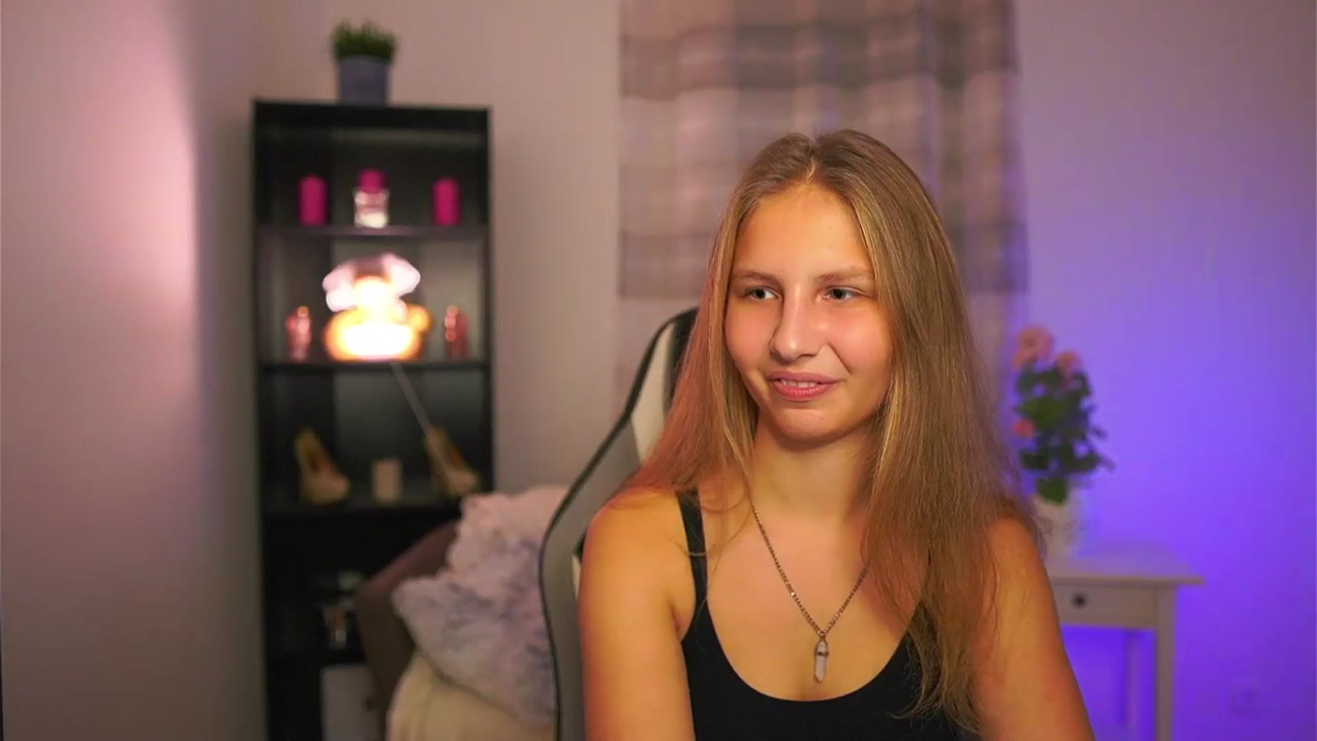 Gallery image thumbnail from Emmie_murray's myfreecams stream on, 11/14/2025, 16:52 image 2 of 20