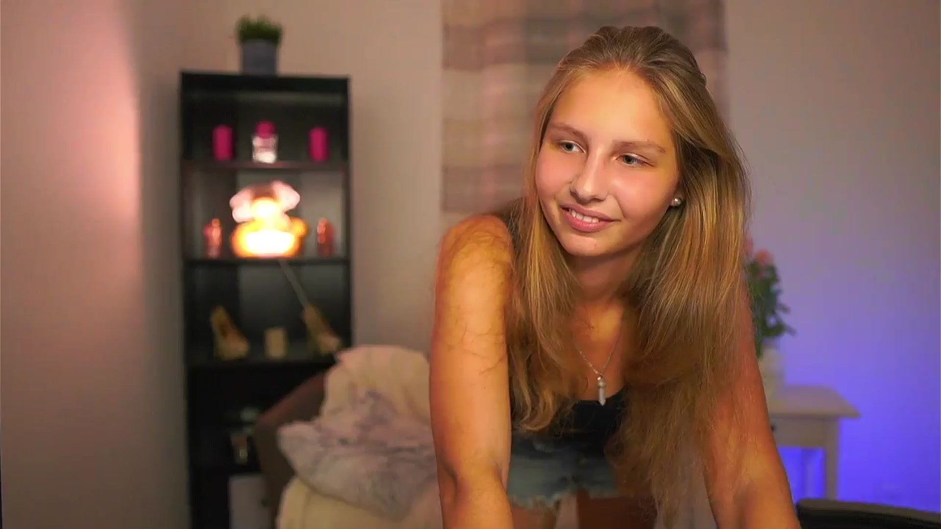 Gallery image thumbnail from Emmie_murray's myfreecams stream on, 11/14/2025, 18:57 image 10 of 20