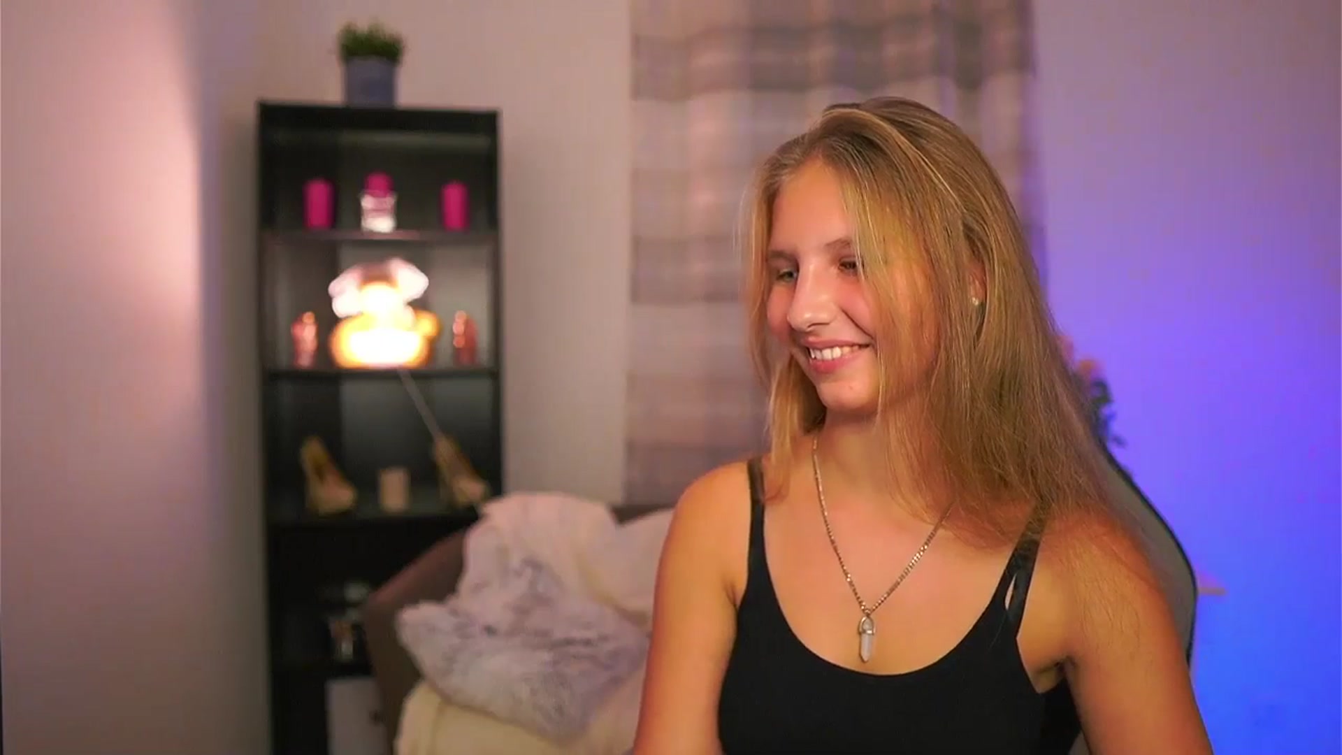 Gallery image thumbnail from Emmie_murray's myfreecams stream on, 11/14/2025, 18:57 image 5 of 20