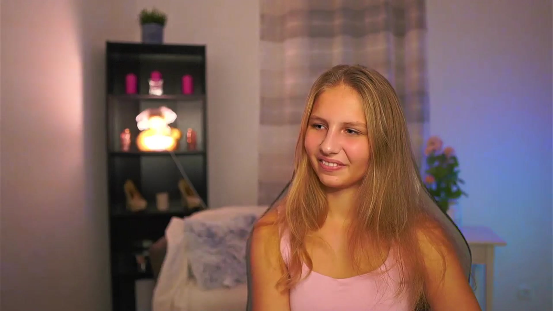Gallery image thumbnail from Emmie_murray's myfreecams stream on, 11/15/2025, 19:13 image 2 of 20