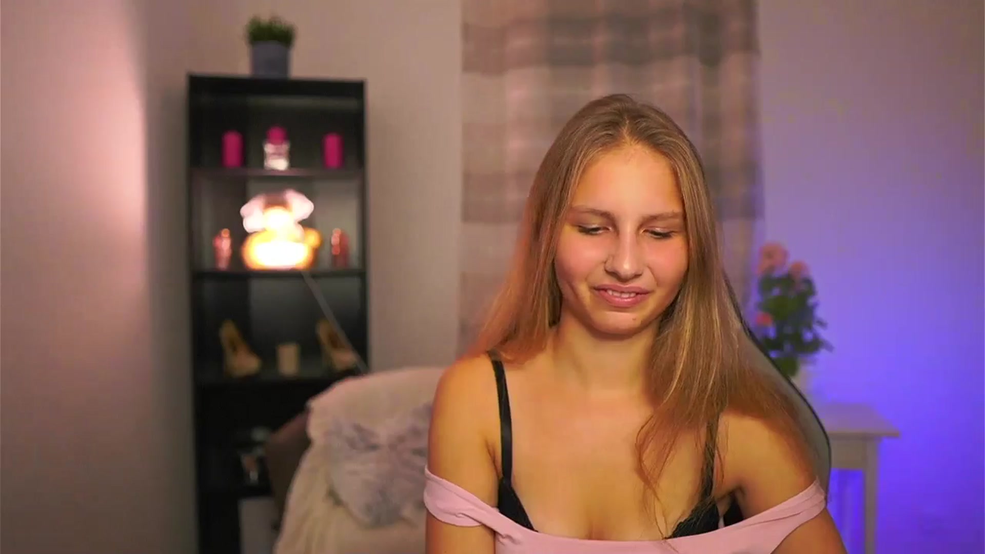 Gallery image thumbnail from Emmie_murray's myfreecams stream on, 11/15/2025, 23:30 image 9 of 20