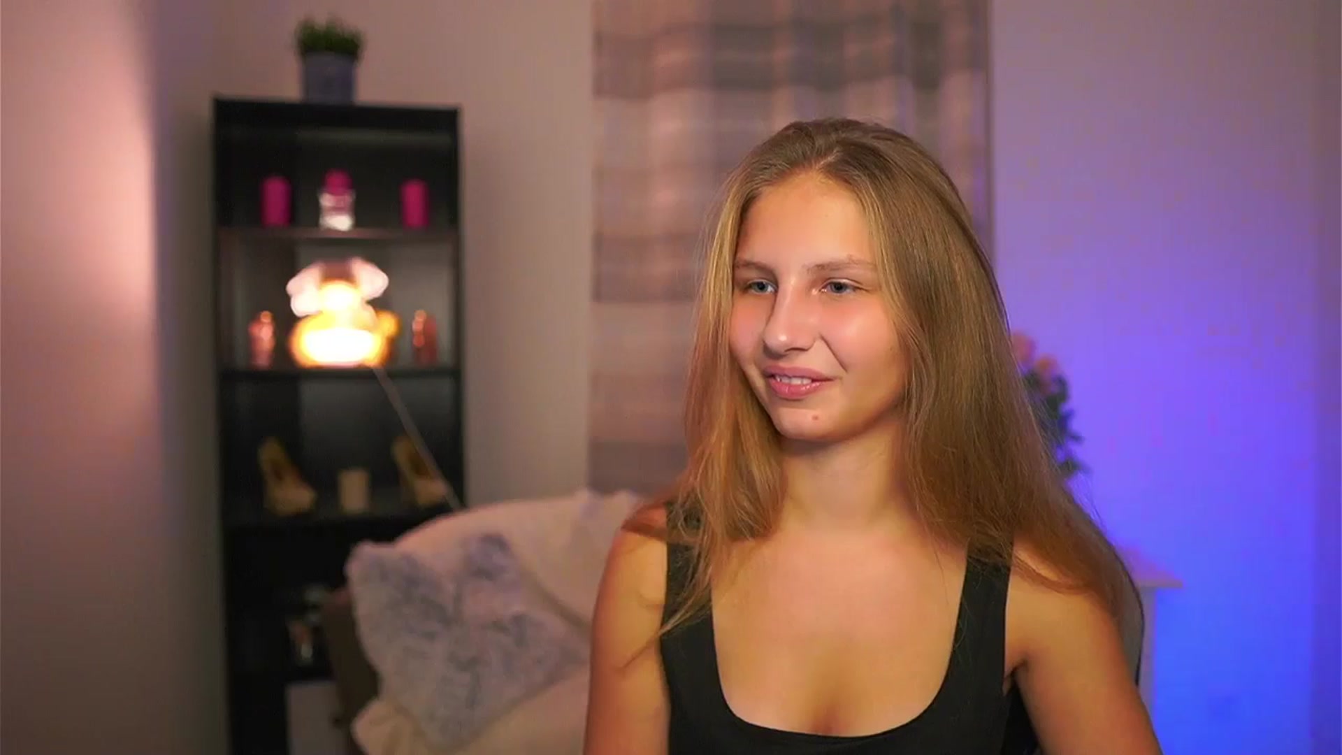 Gallery image thumbnail from Emmie_murray's myfreecams stream on, 11/20/2025, 16:36 image 3 of 20