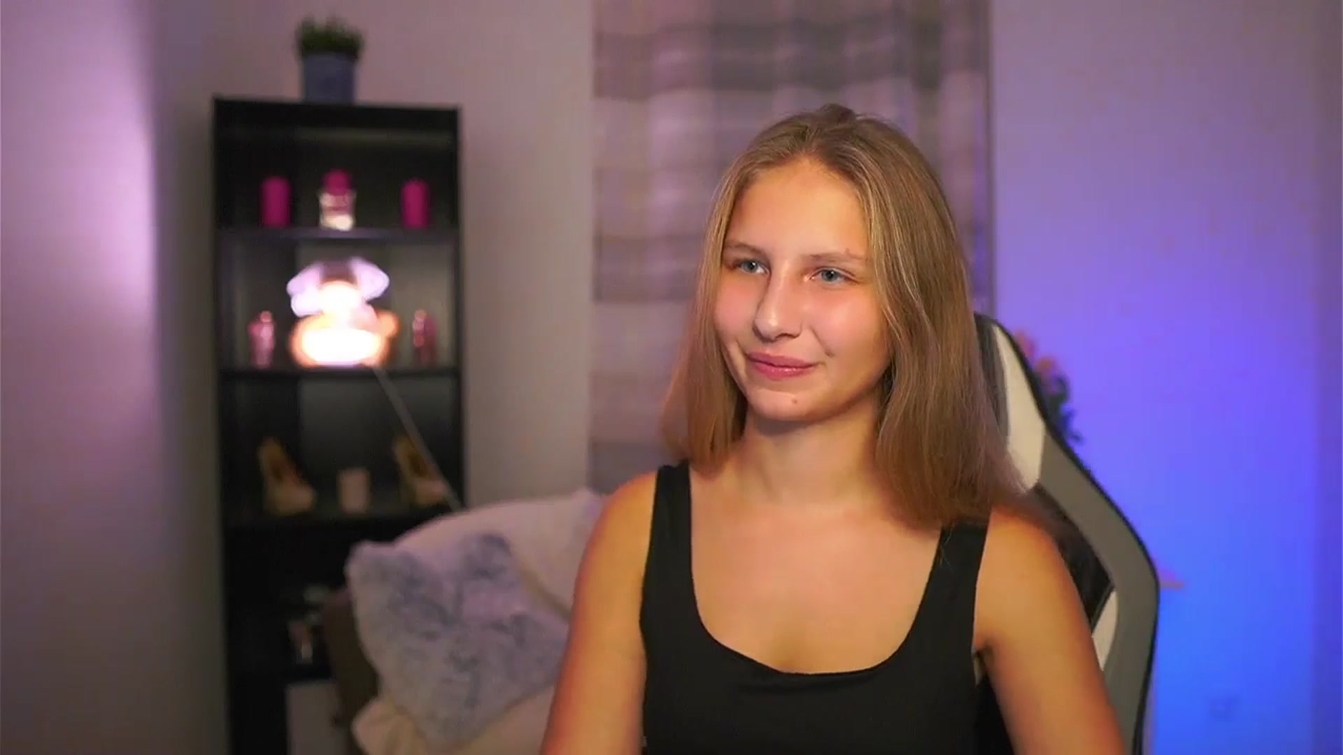 Gallery image thumbnail from Emmie_murray's myfreecams stream on, 11/20/2025, 16:36 image 12 of 20