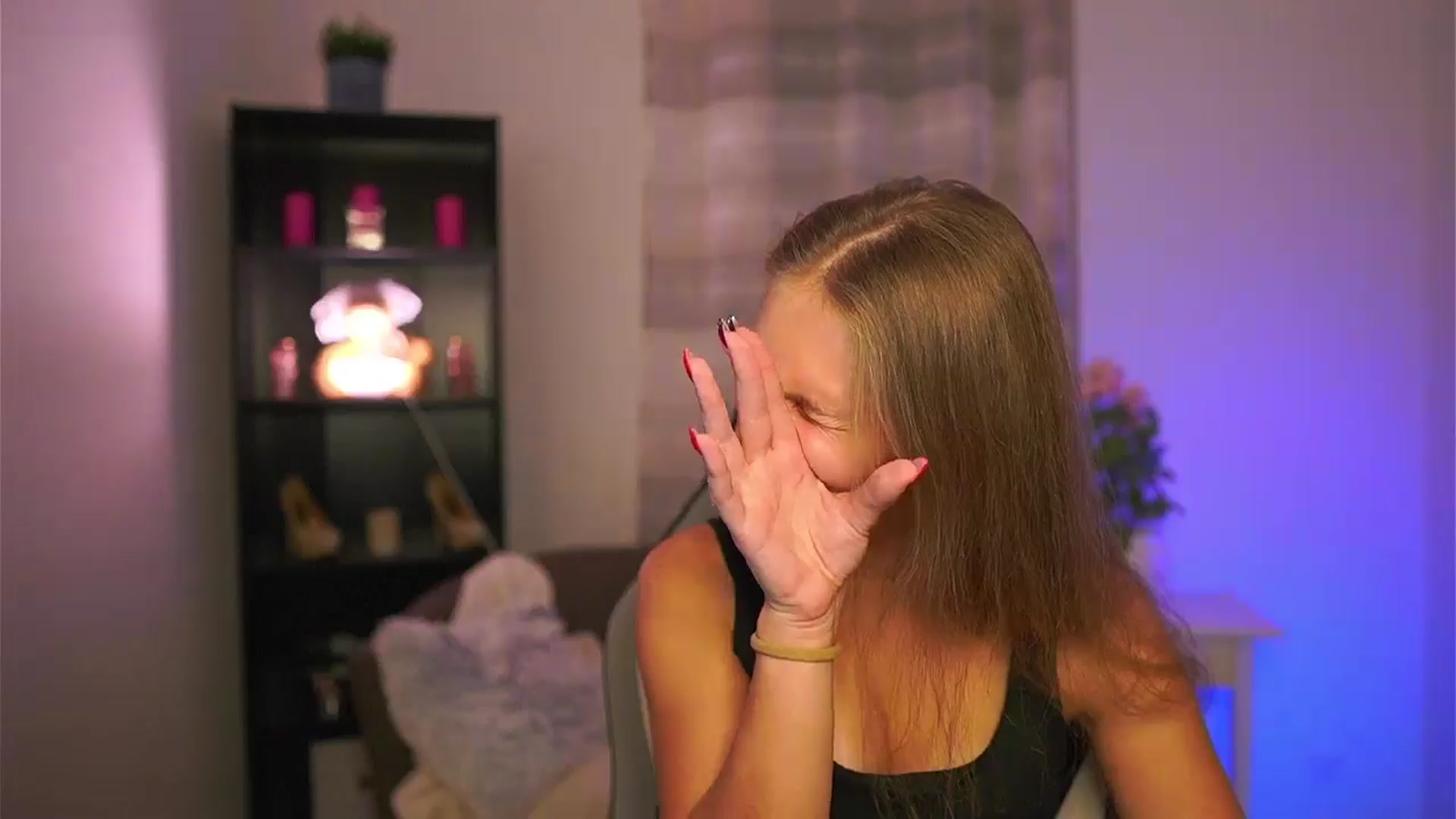 Gallery image thumbnail from Emmie_murray's myfreecams stream on, 11/20/2025, 18:01 image 14 of 20