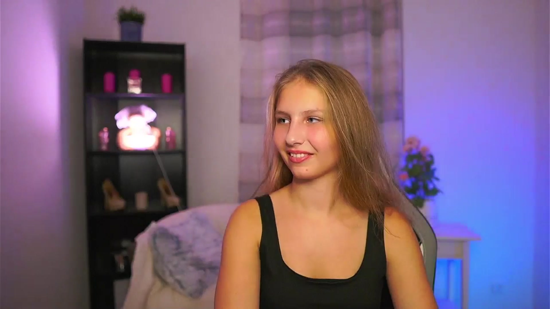 Gallery image thumbnail from Emmie_murray's myfreecams stream on, 11/21/2025, 21:30 image 12 of 20