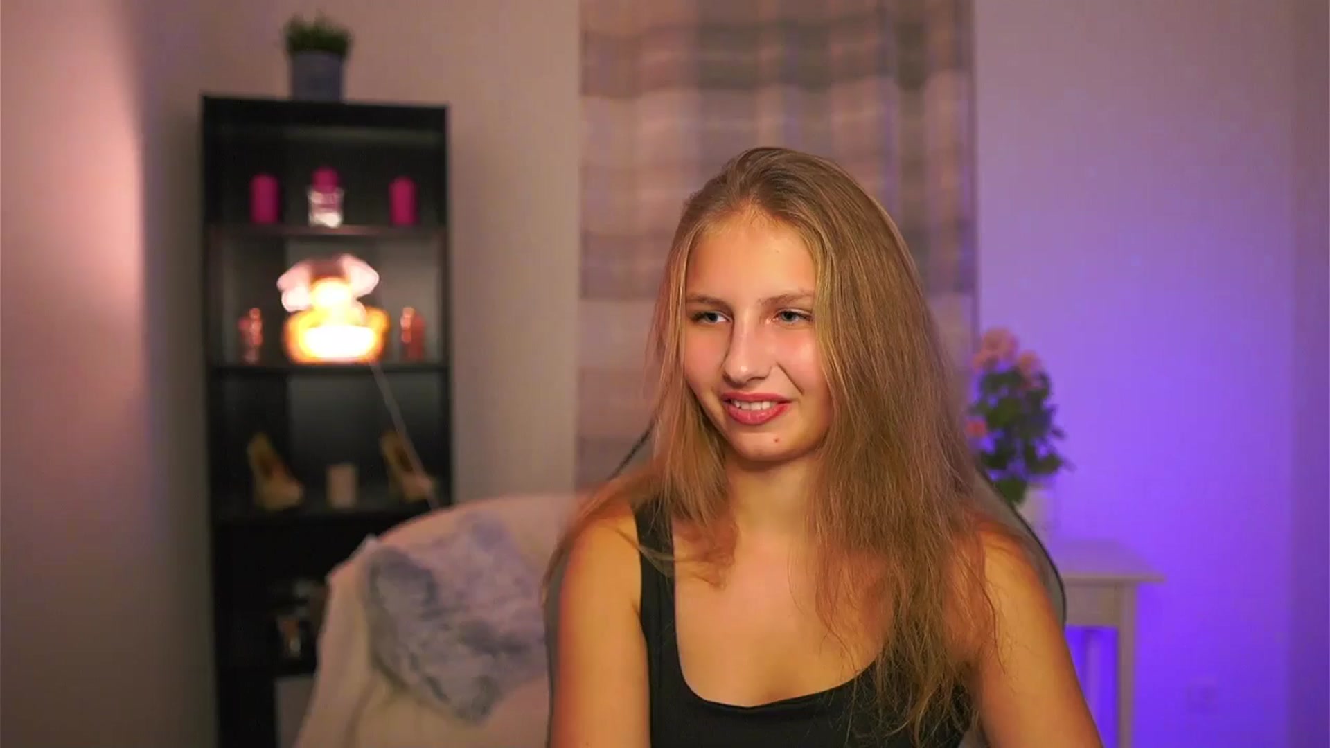 Gallery image thumbnail from Emmie_murray's myfreecams stream on, 11/21/2025, 21:30 image 19 of 20