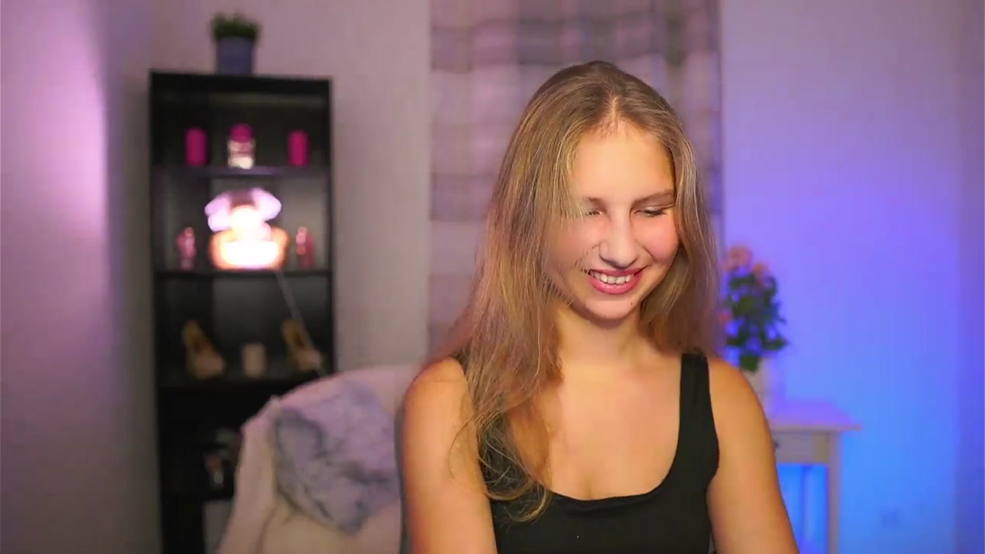 Gallery image thumbnail from Emmie_murray's myfreecams stream on, 11/21/2025, 21:30 image 15 of 20