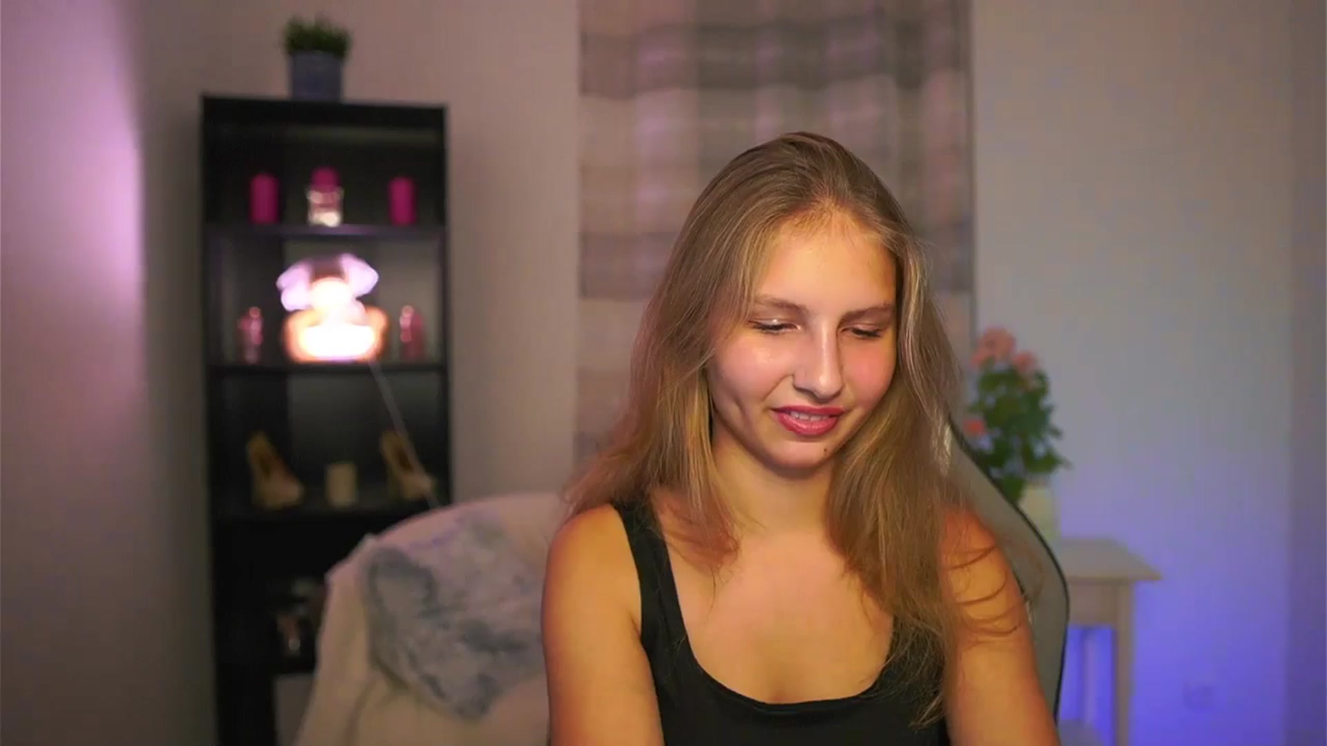 Gallery image thumbnail from Emmie_murray's myfreecams stream on, 11/21/2025, 21:30 image 14 of 20