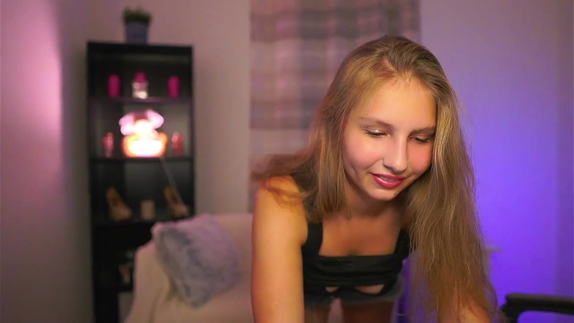 Gallery image thumbnail from Emmie_murray's myfreecams stream on, 11/21/2025, 21:30 image 7 of 20