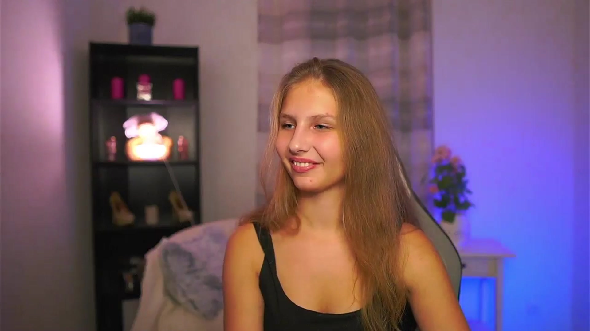 Gallery image thumbnail from Emmie_murray's myfreecams stream on, 11/21/2025, 22:04 image 12 of 20