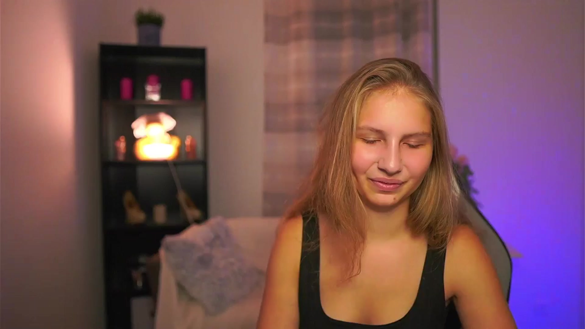 Gallery image thumbnail from Emmie_murray's myfreecams stream on, 11/23/2025, 17:42 image 1 of 20