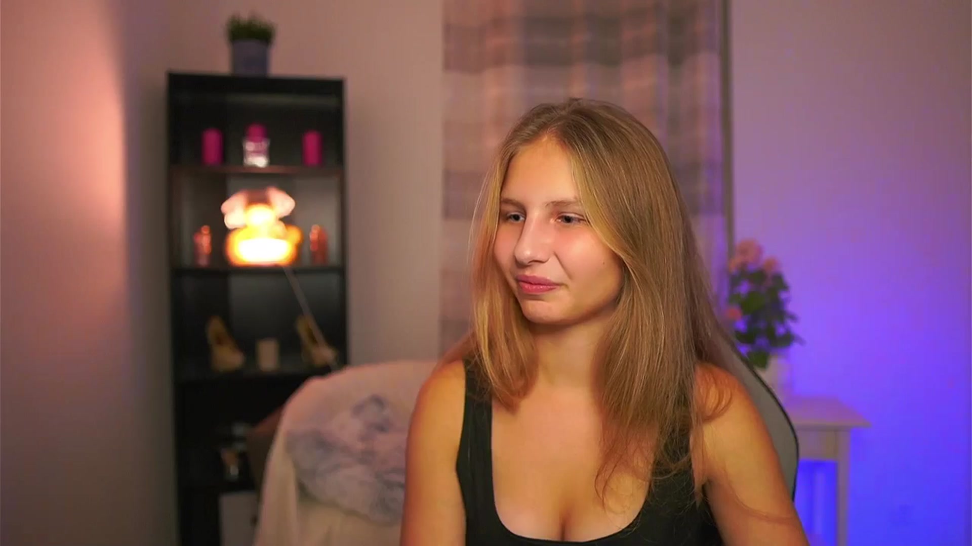 Gallery image thumbnail from Emmie_murray's myfreecams stream on, 11/26/2025, 16:58 image 9 of 20