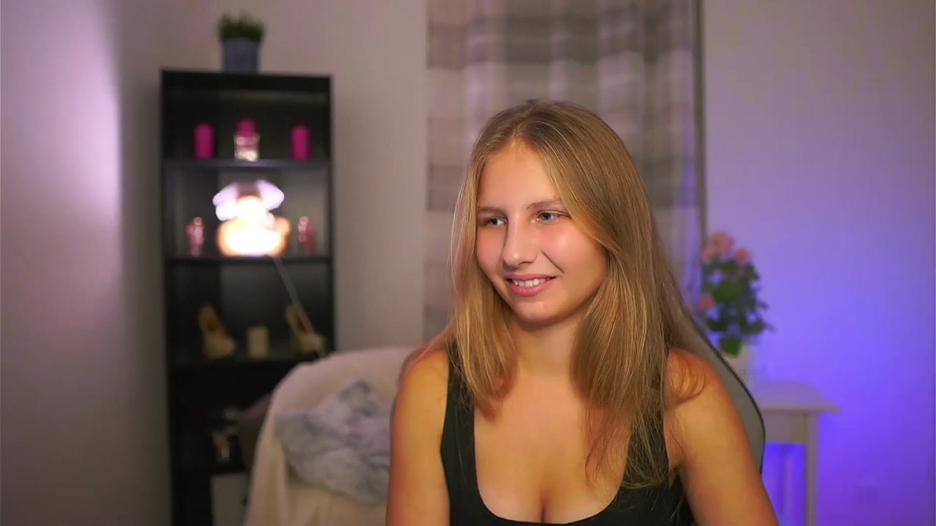Gallery image thumbnail from Emmie_murray's myfreecams stream on, 11/26/2025, 16:58 image 11 of 20