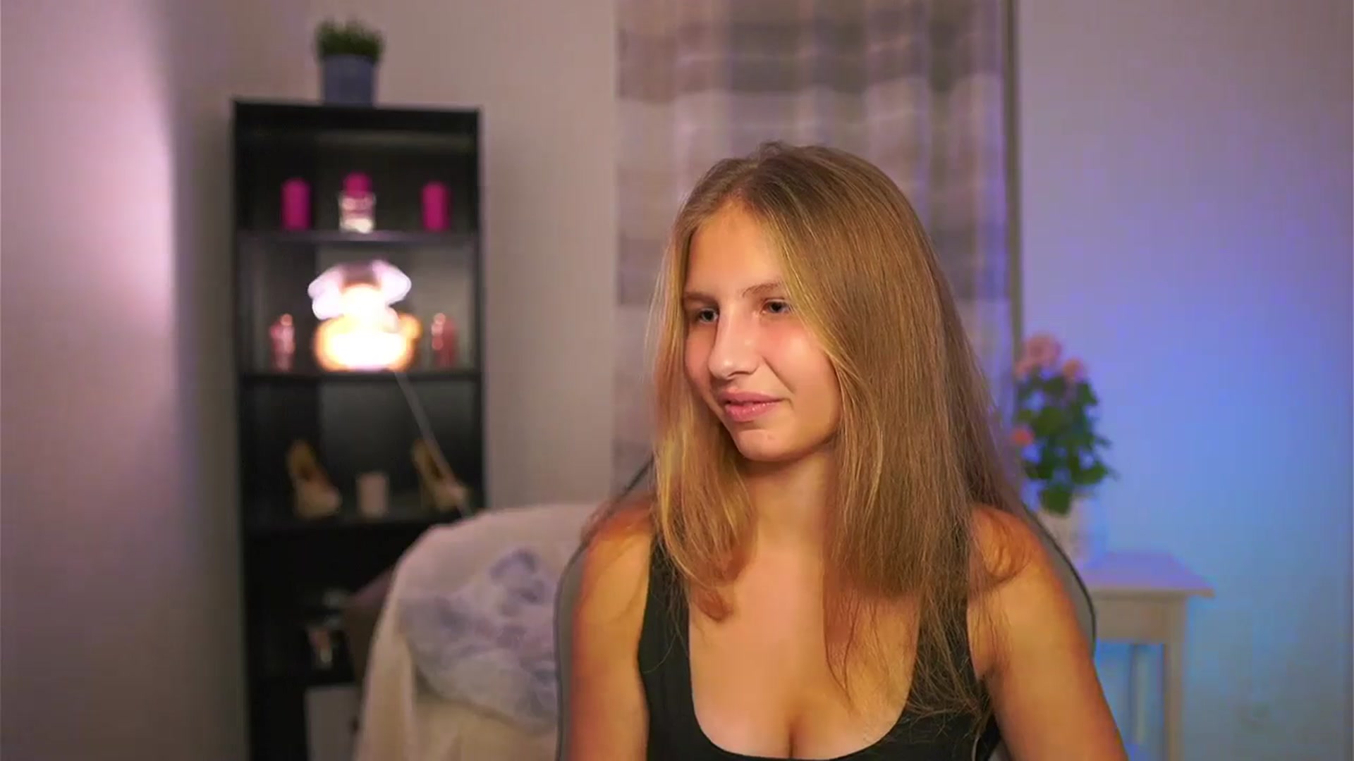 Gallery image thumbnail from Emmie_murray's myfreecams stream on, 11/26/2025, 16:58 image 13 of 20