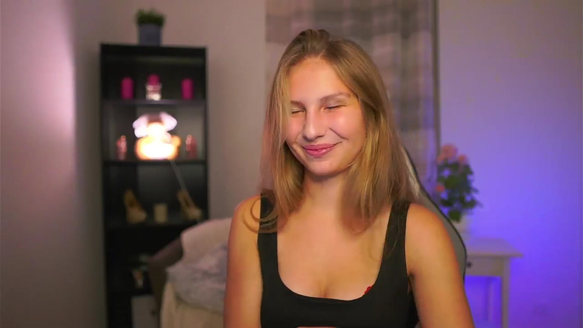 Gallery image thumbnail from Emmie_murray's myfreecams stream on, 11/26/2025, 18:39 image 5 of 20