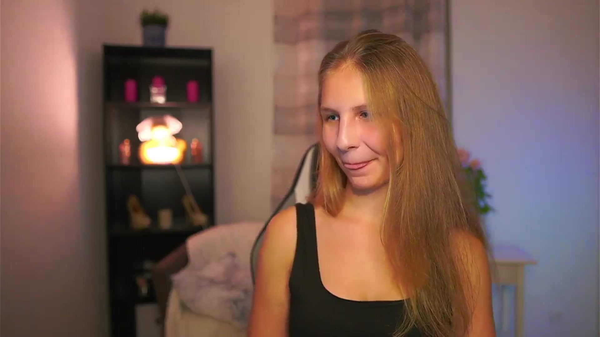 Gallery image thumbnail from Emmie_murray's myfreecams stream on, 11/26/2025, 18:39 image 9 of 20