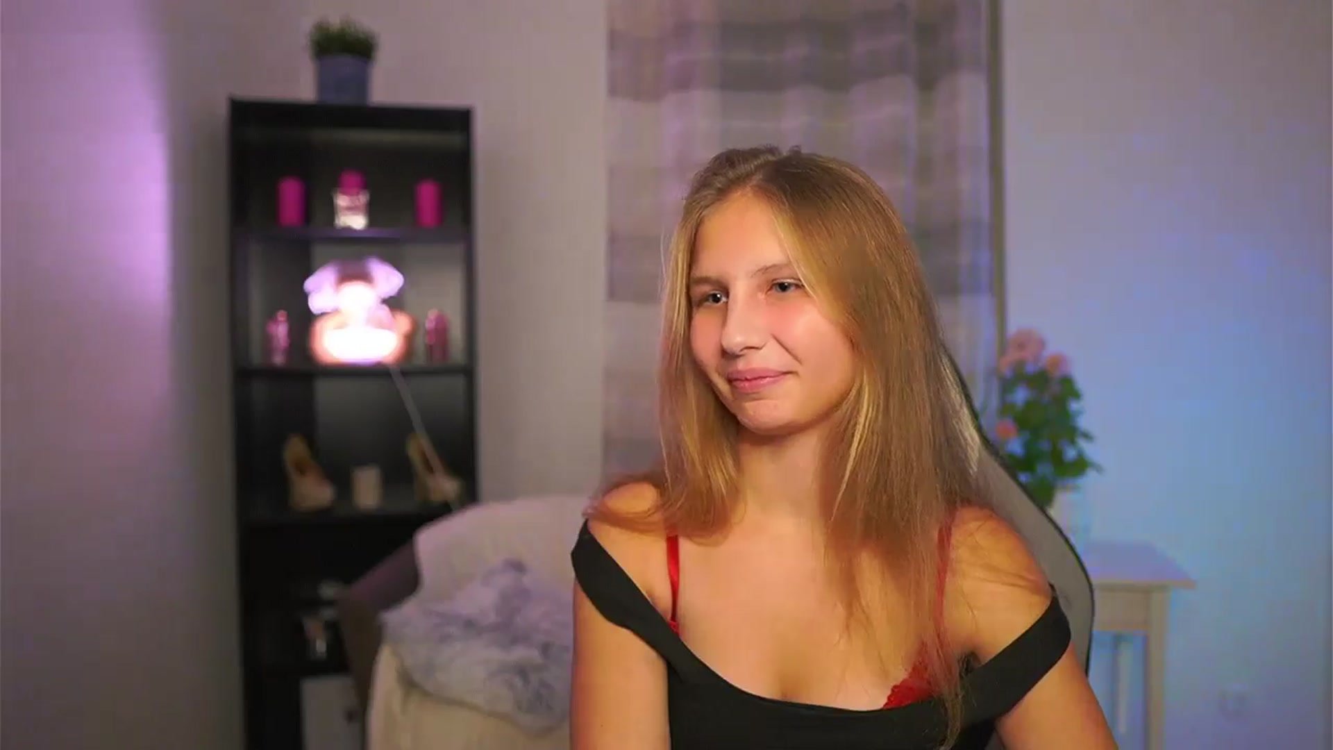Gallery image thumbnail from Emmie_murray's myfreecams stream on, 11/26/2025, 18:39 image 15 of 20