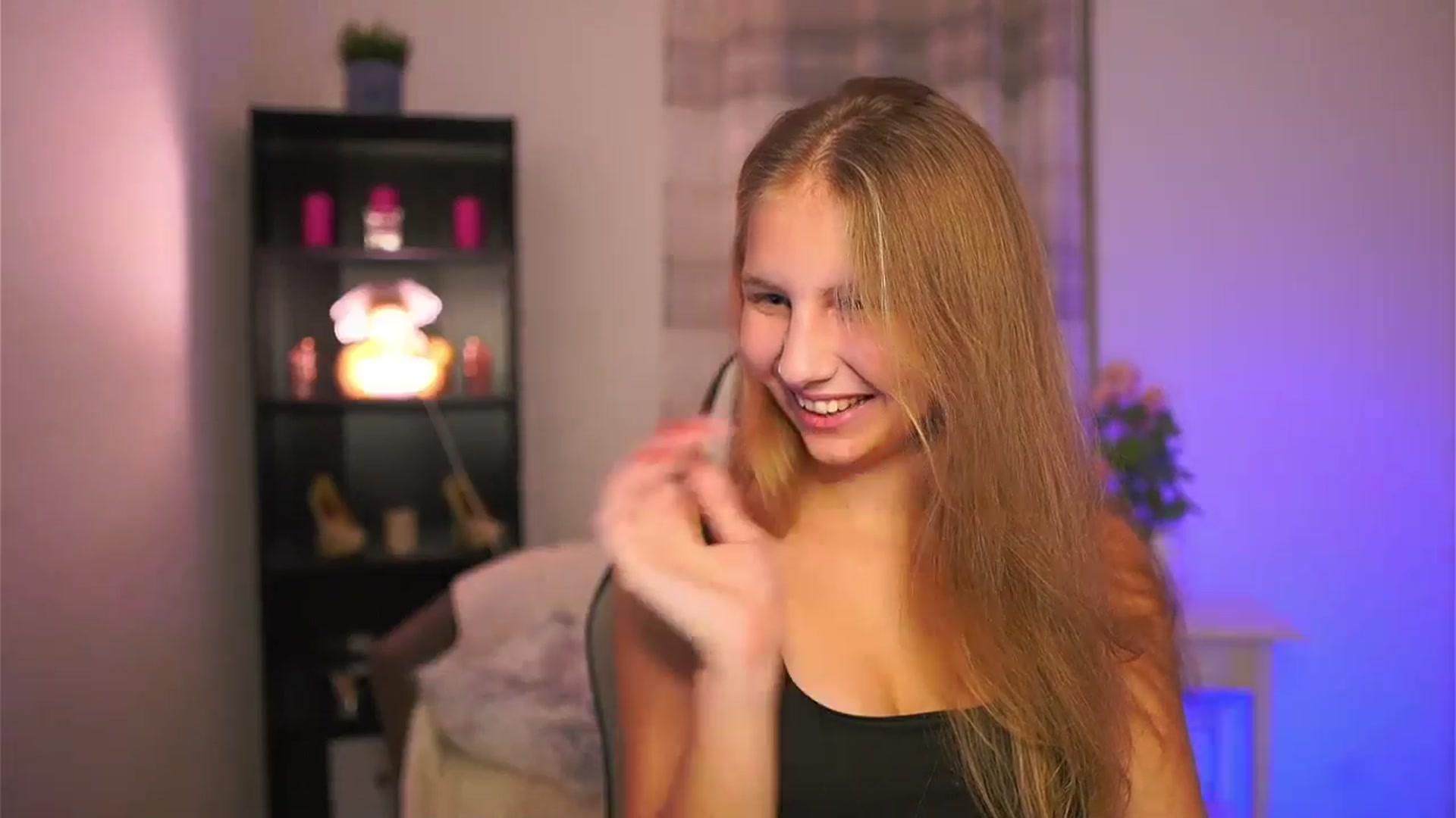Gallery image thumbnail from Emmie_murray's myfreecams stream on, 11/26/2025, 18:39 image 10 of 20