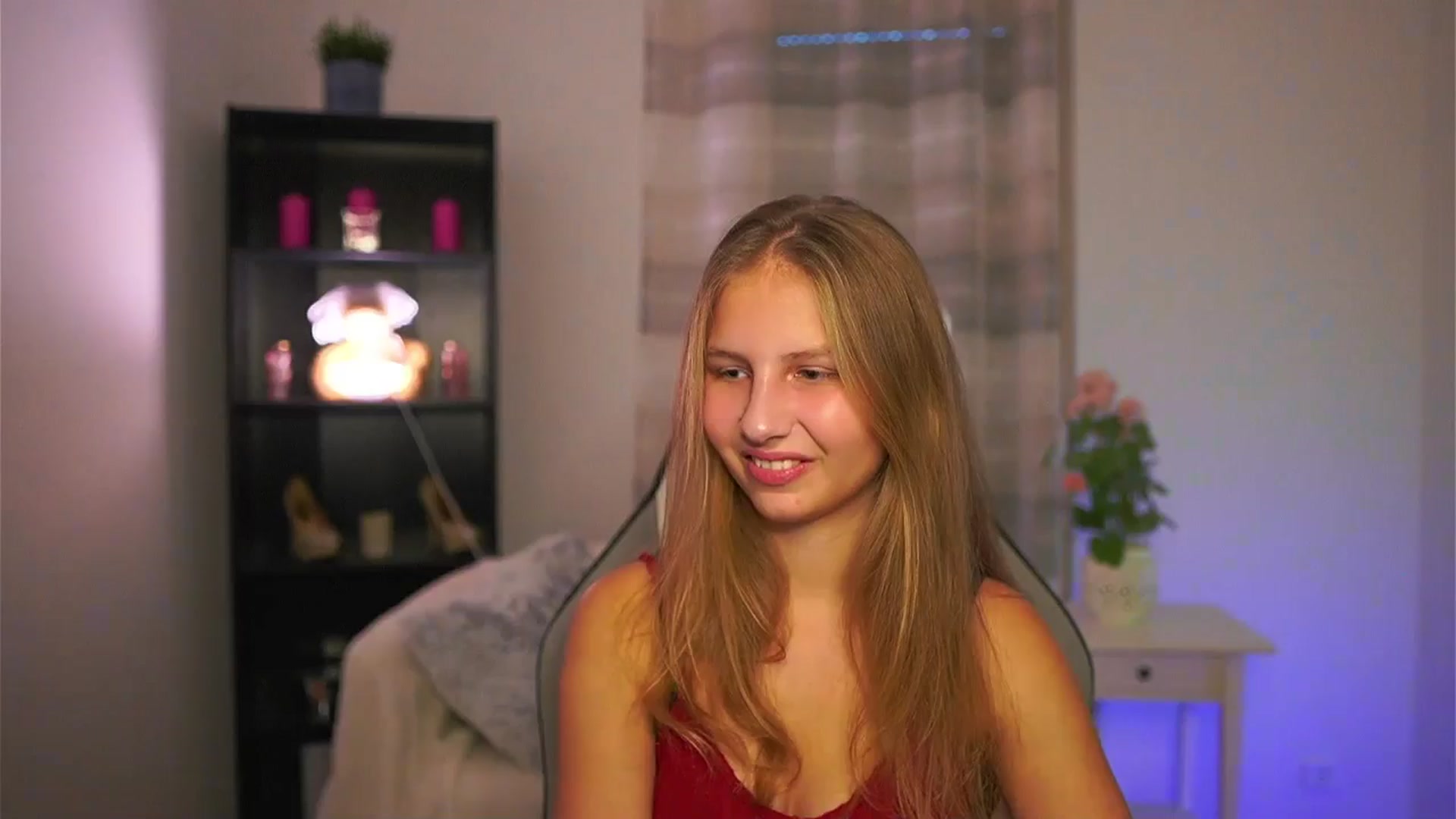 Gallery image thumbnail from Emmie_murray's myfreecams stream on, 11/27/2025, 15:41 image 4 of 20