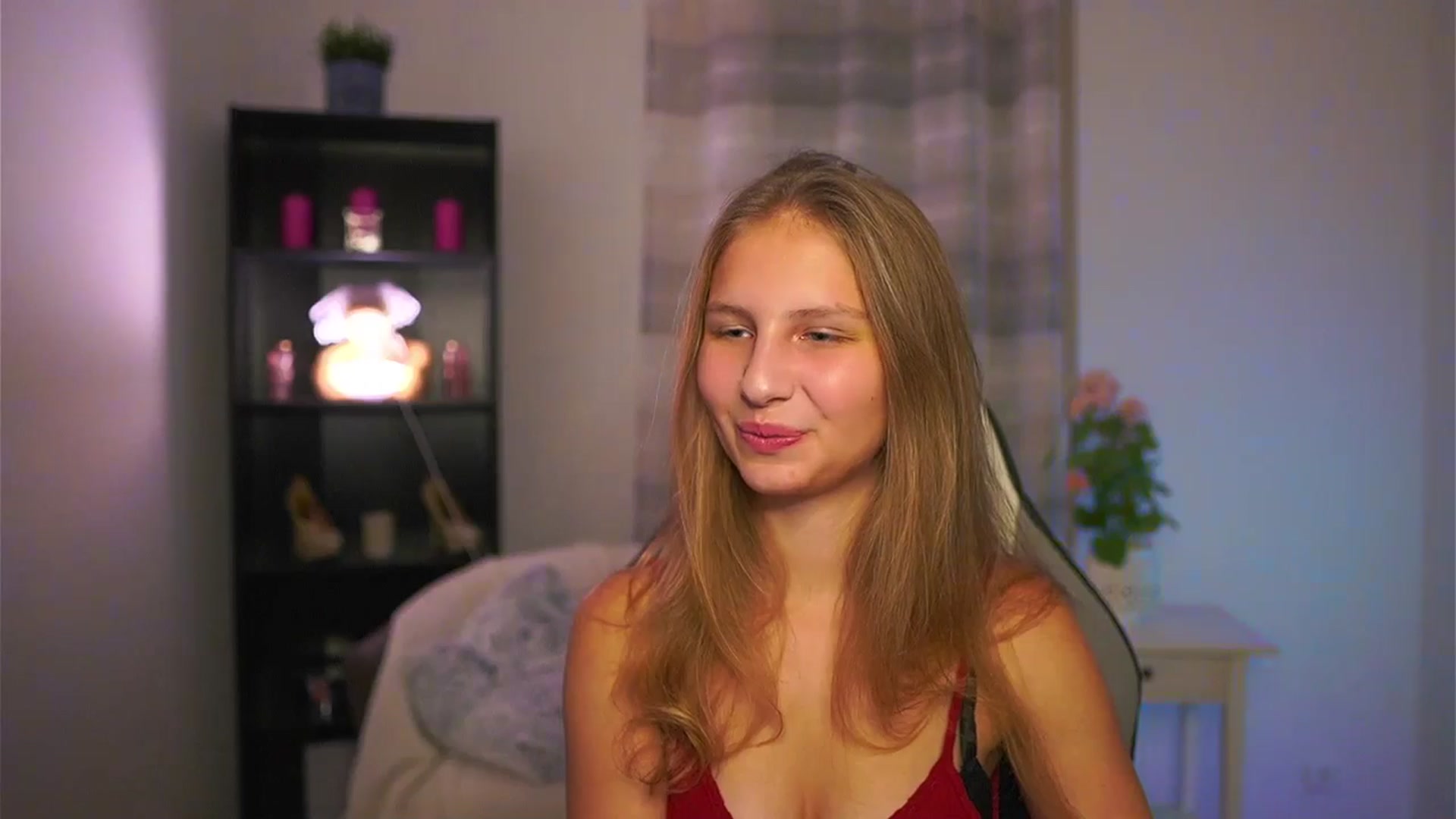 Gallery image thumbnail from Emmie_murray's myfreecams stream on, 11/27/2025, 15:41 image 18 of 20