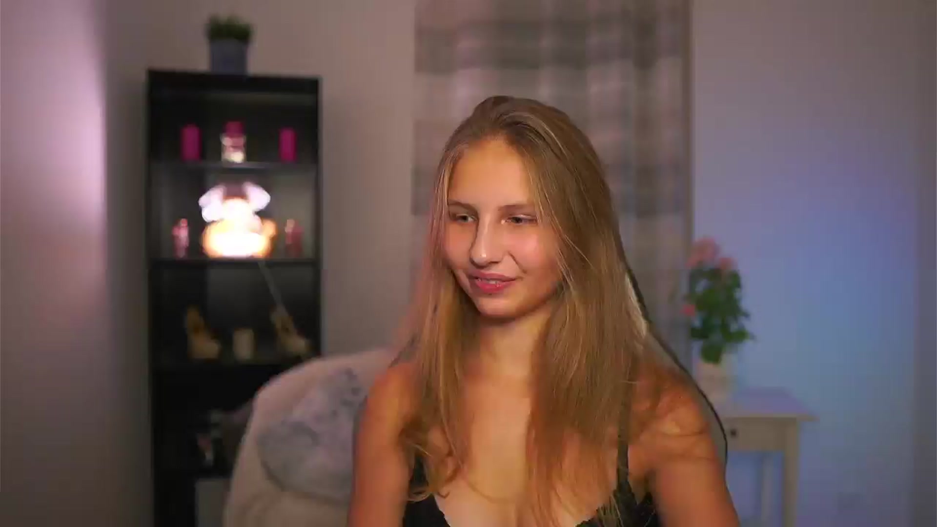 Gallery image thumbnail from Emmie_murray's myfreecams stream on, 11/27/2025, 16:14 image 8 of 20