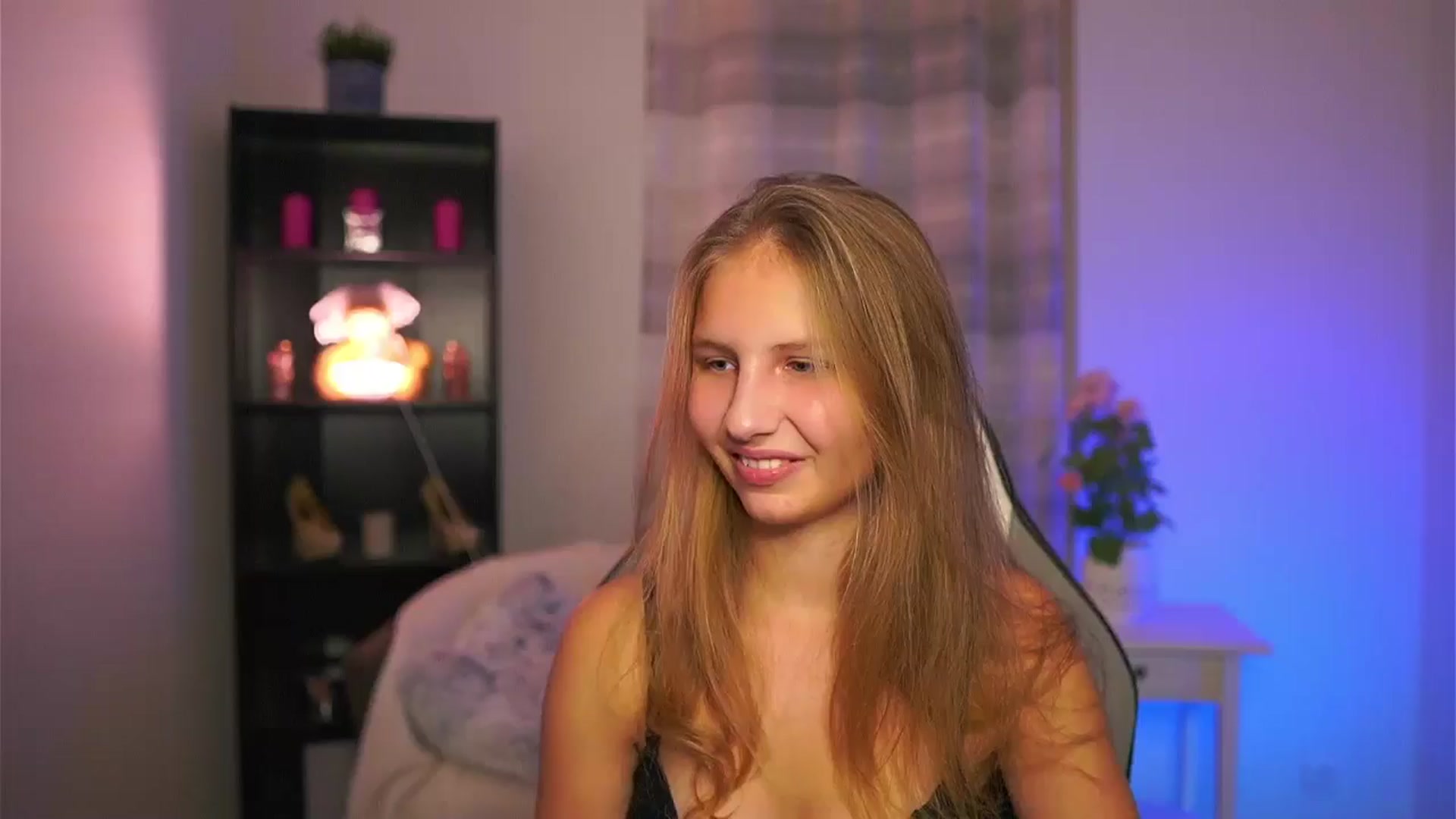 Gallery image thumbnail from Emmie_murray's myfreecams stream on, 11/27/2025, 16:14 image 9 of 20