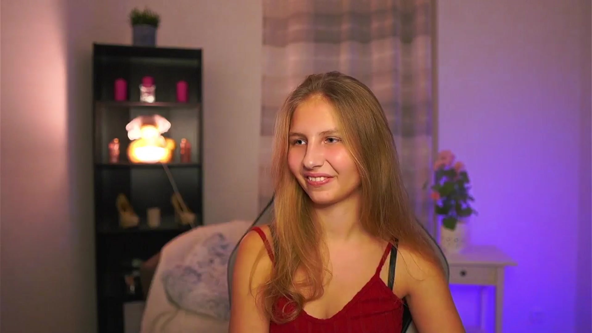 Gallery image thumbnail from Emmie_murray's myfreecams stream on, 11/27/2025, 18:10 image 2 of 20