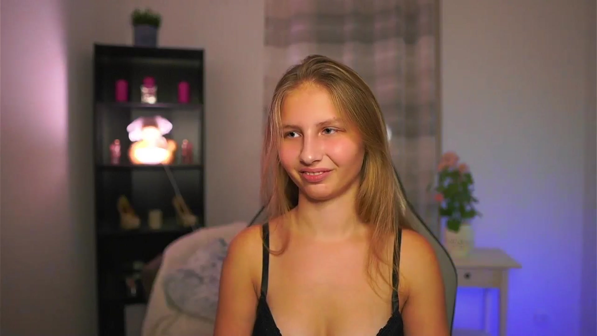 Gallery image thumbnail from Emmie_murray's myfreecams stream on, 11/27/2025, 18:56 image 20 of 20