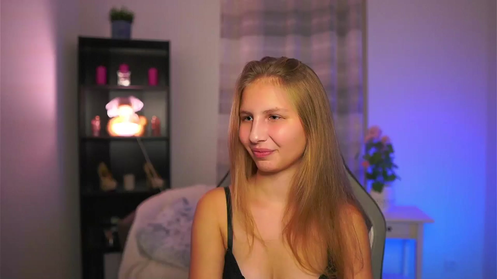 Gallery image thumbnail from Emmie_murray's myfreecams stream on, 11/27/2025, 18:56 image 10 of 20