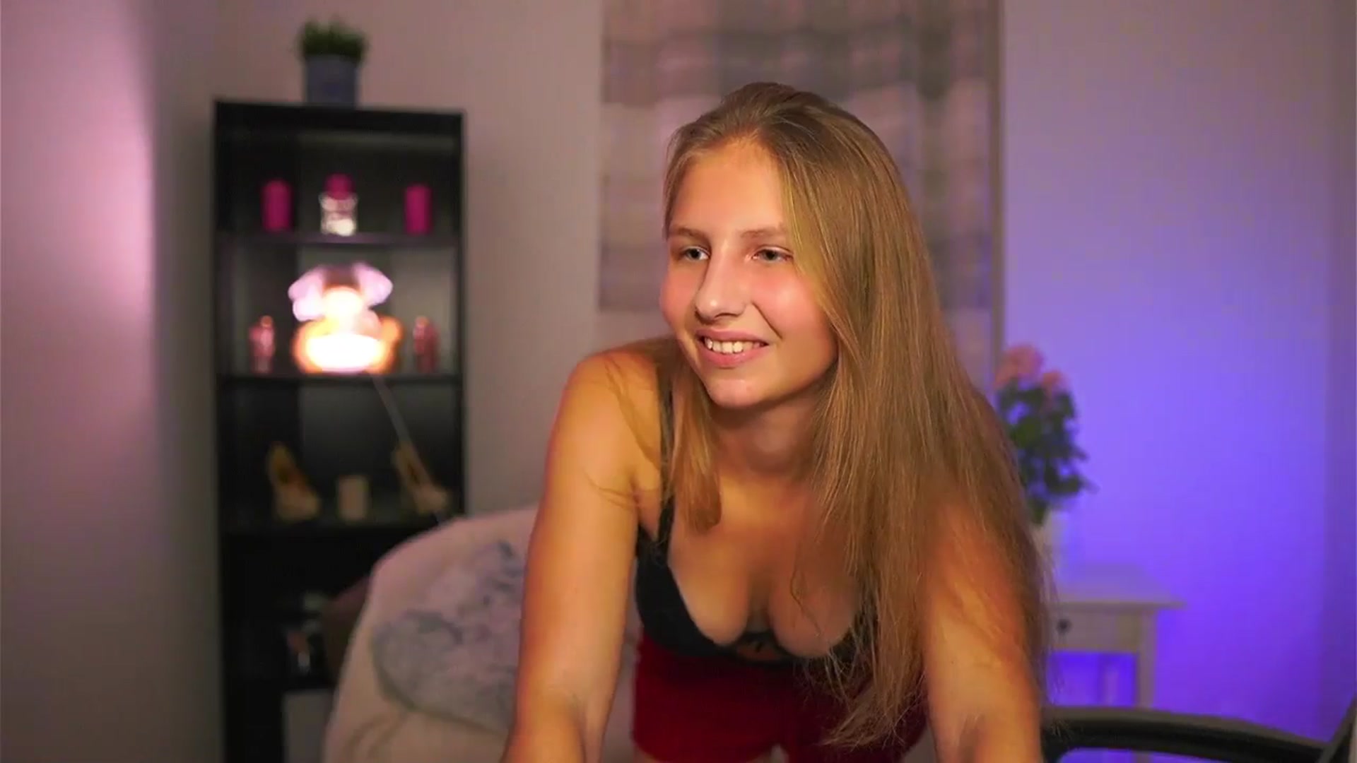 Gallery image thumbnail from Emmie_murray's myfreecams stream on, 11/27/2025, 18:56 image 16 of 20
