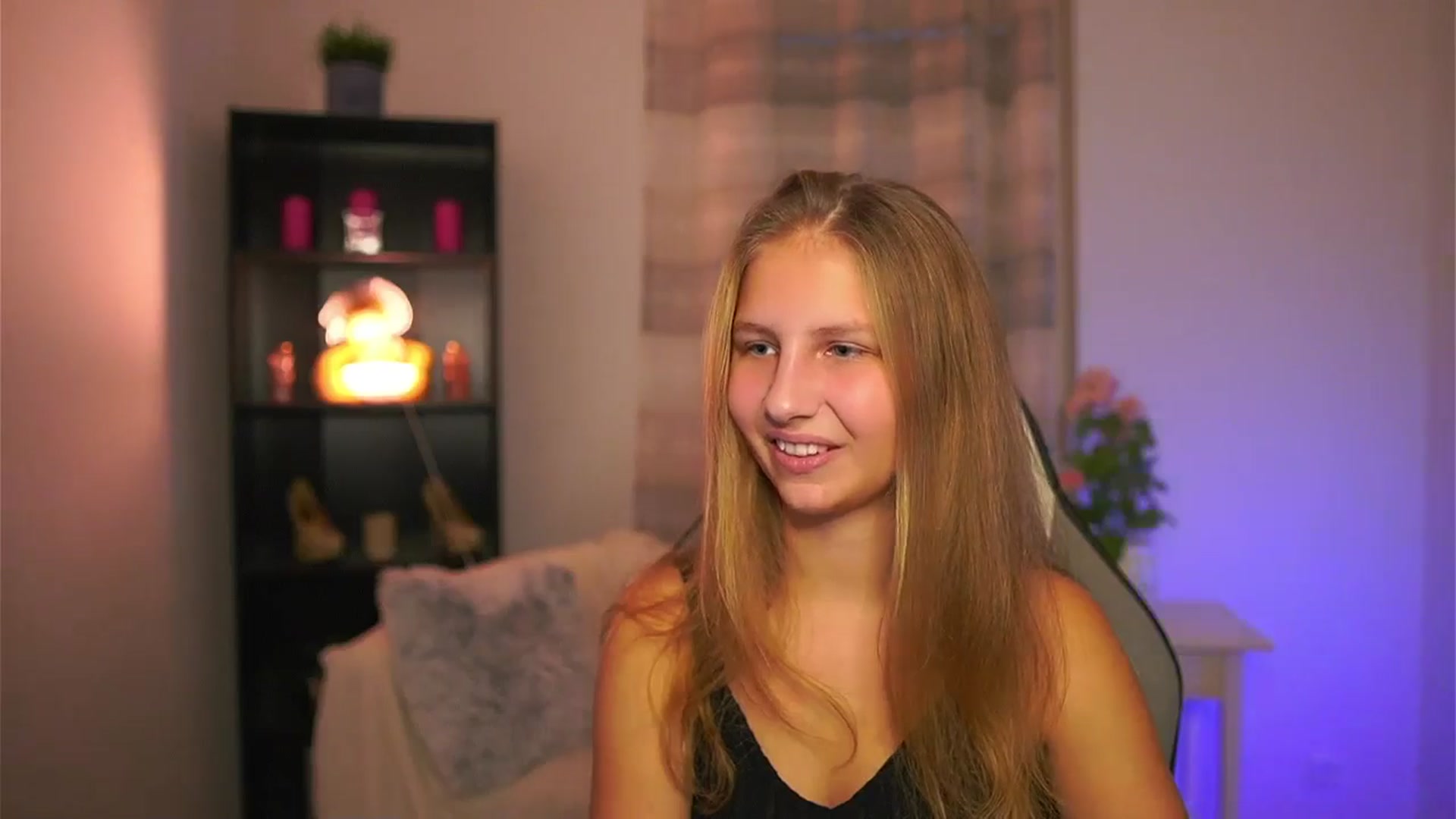 Gallery image thumbnail from Emmie_murray's myfreecams stream on, 11/29/2025, 15:15 image 7 of 20