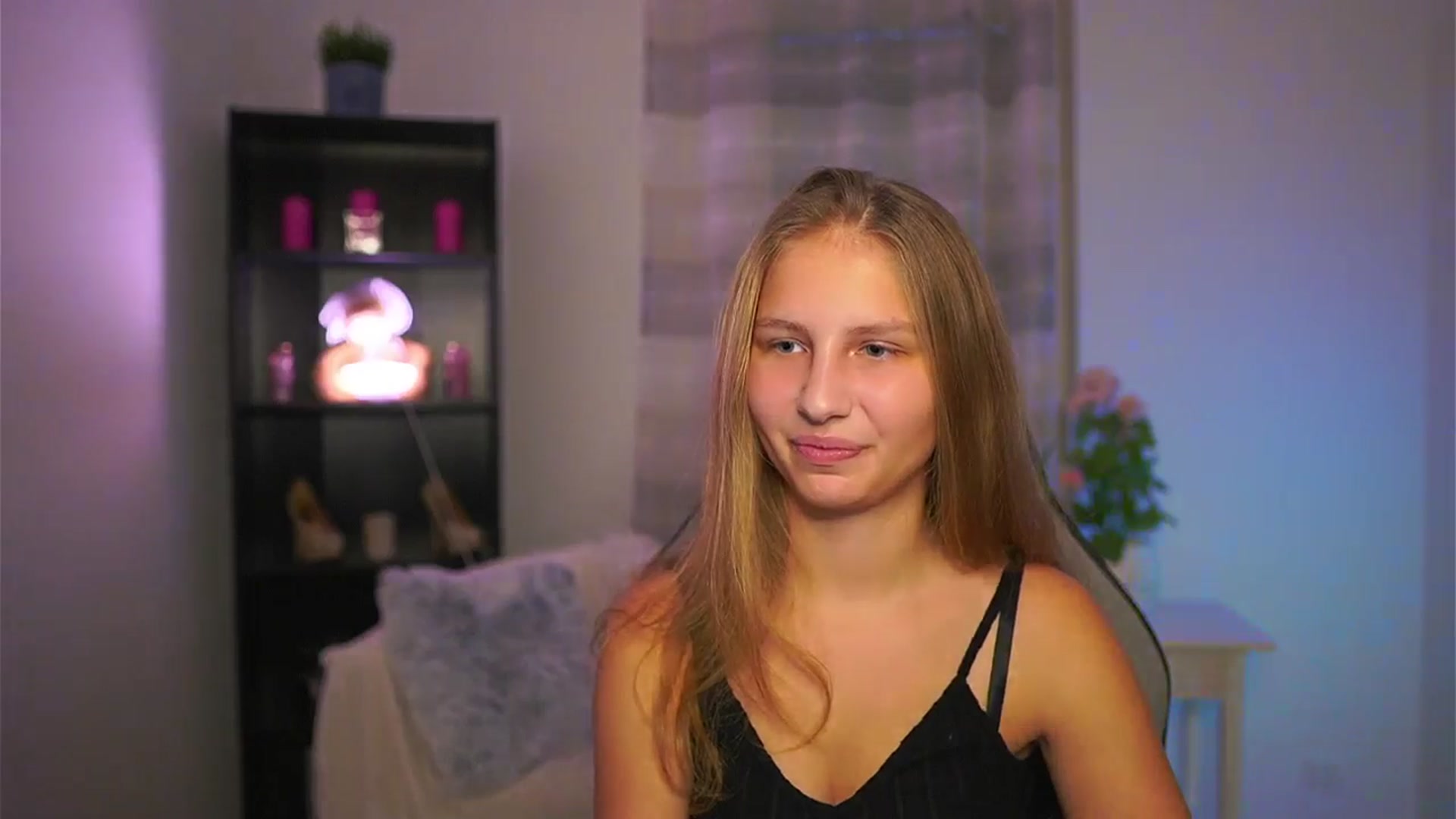 Gallery image thumbnail from Emmie_murray's myfreecams stream on, 11/29/2025, 15:15 image 5 of 20