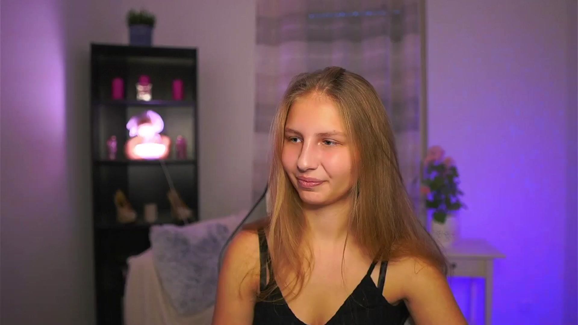 Gallery image thumbnail from Emmie_murray's myfreecams stream on, 11/29/2025, 15:15 image 1 of 20