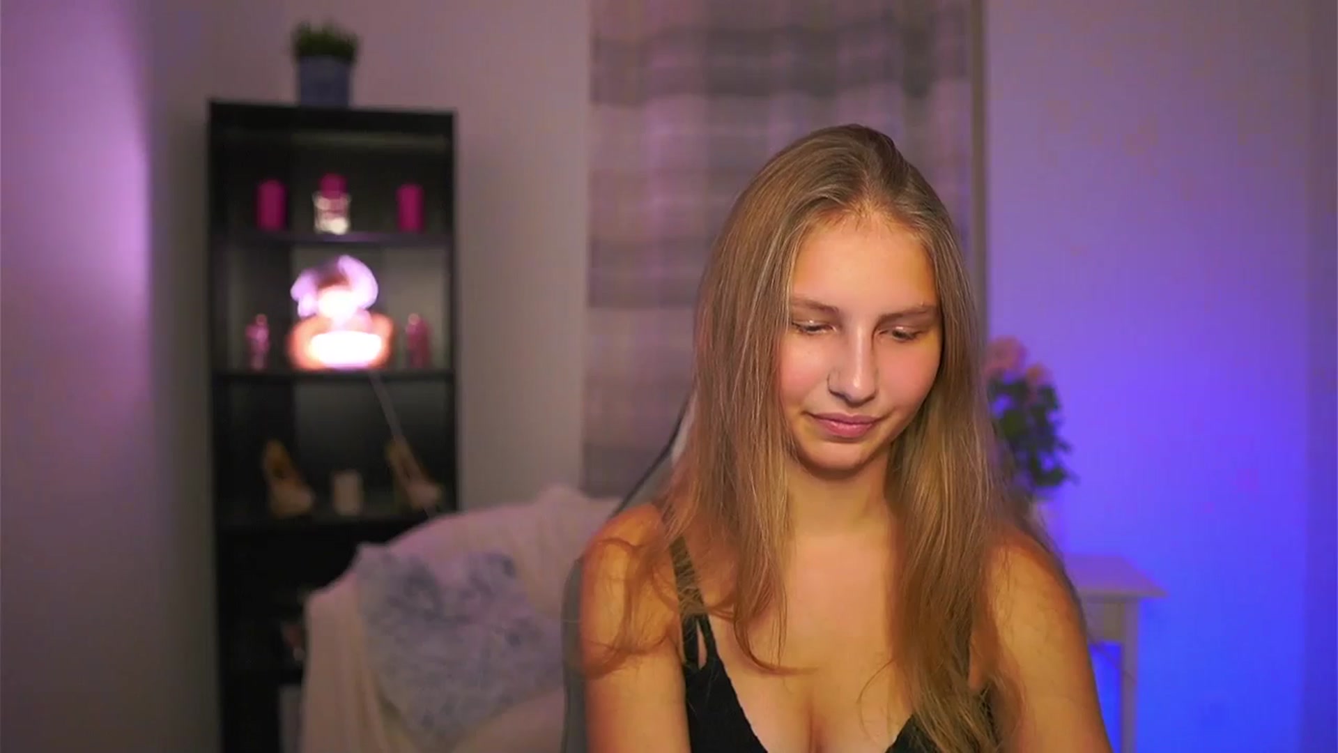 Gallery image thumbnail from Emmie_murray's myfreecams stream on, 11/29/2025, 15:56 image 2 of 20