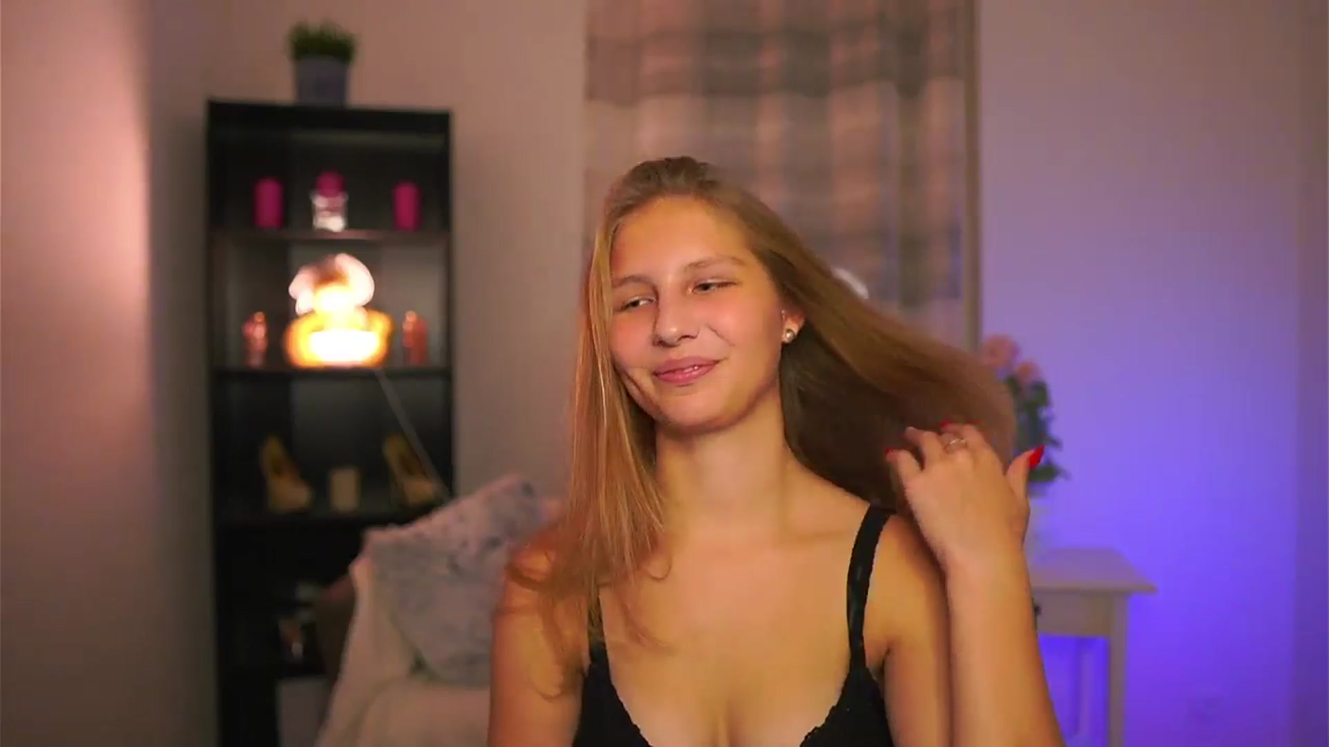 Gallery image thumbnail from Emmie_murray's myfreecams stream on, 11/30/2025, 03:02 image 6 of 20