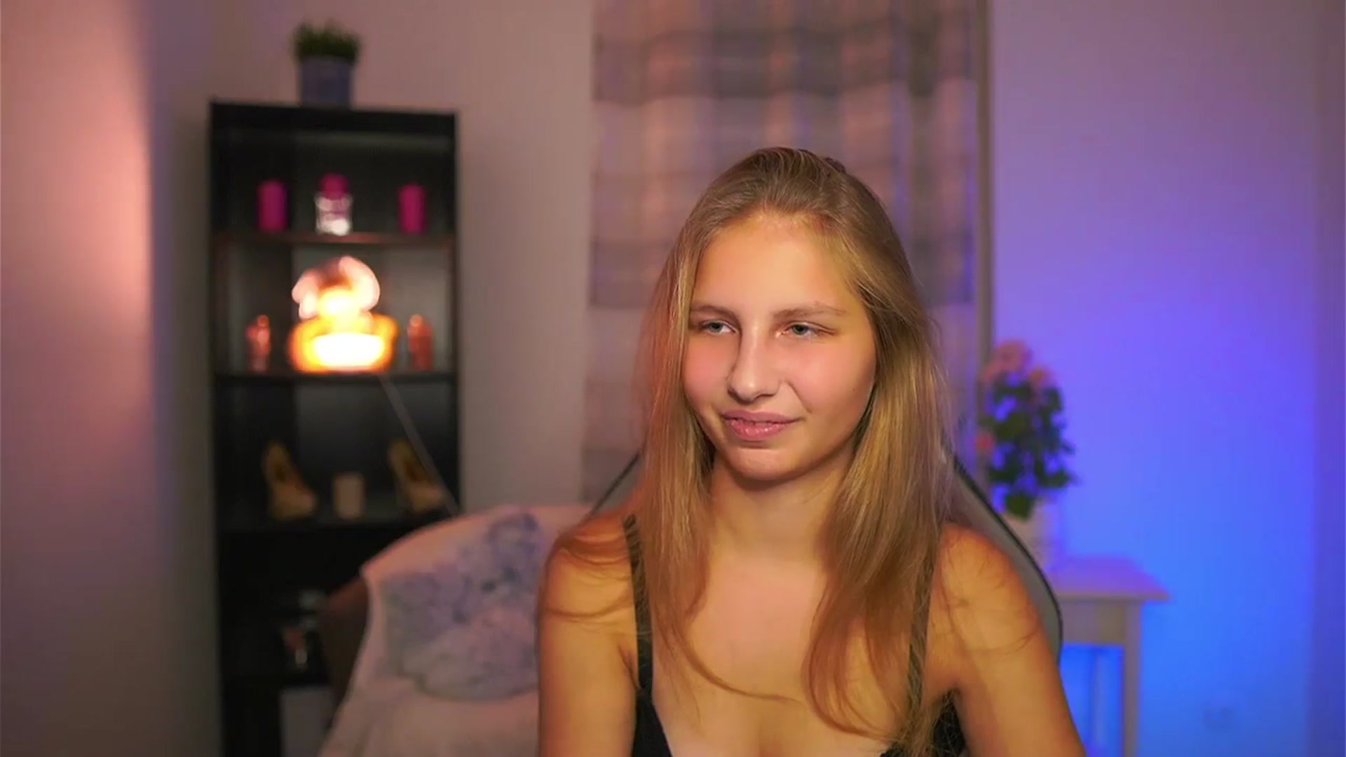 Gallery image thumbnail from Emmie_murray's myfreecams stream on, 11/30/2025, 03:02 image 14 of 20