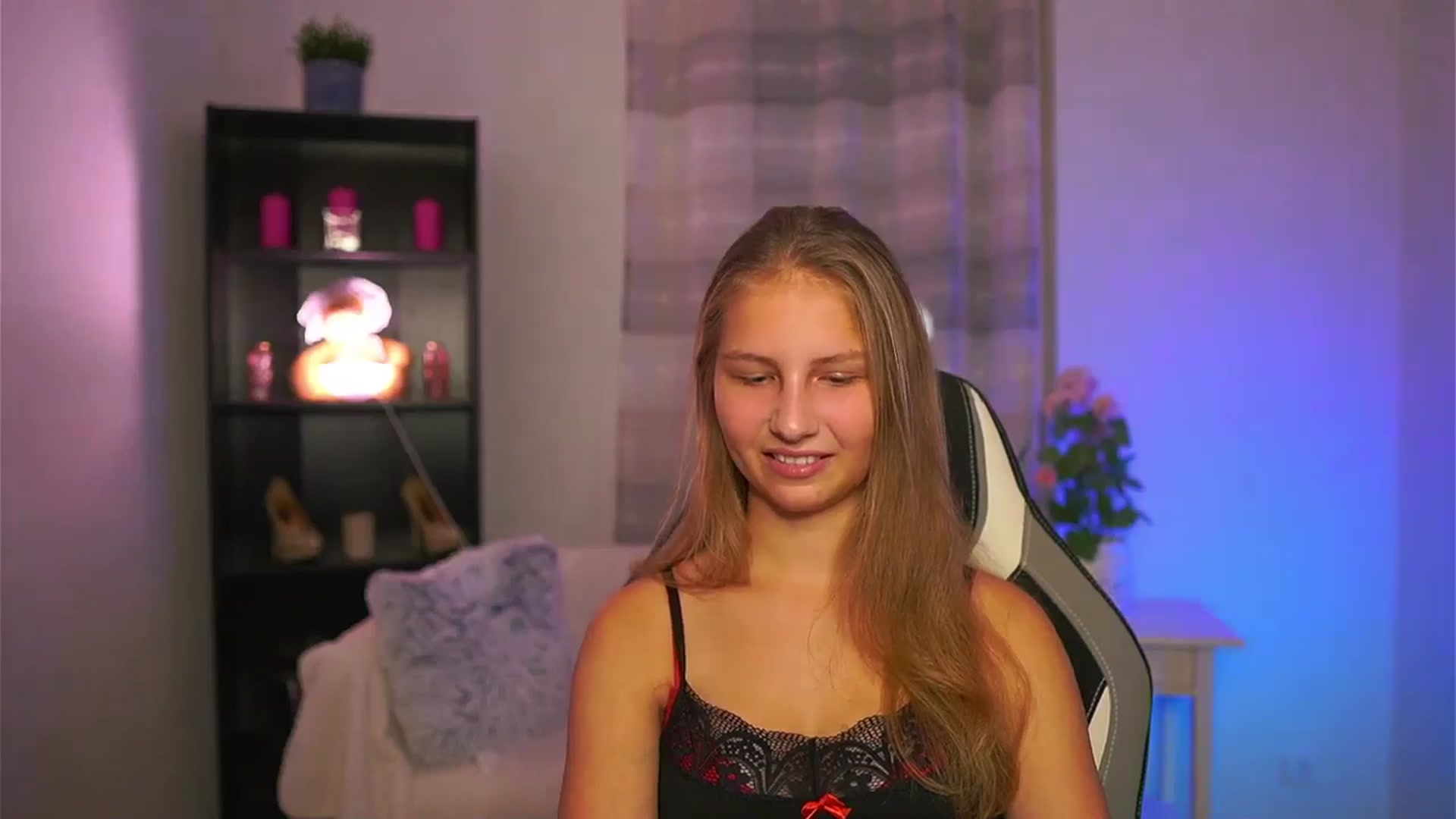 Gallery image thumbnail from Emmie_murray's myfreecams stream on, 11/30/2025, 15:22 image 18 of 20