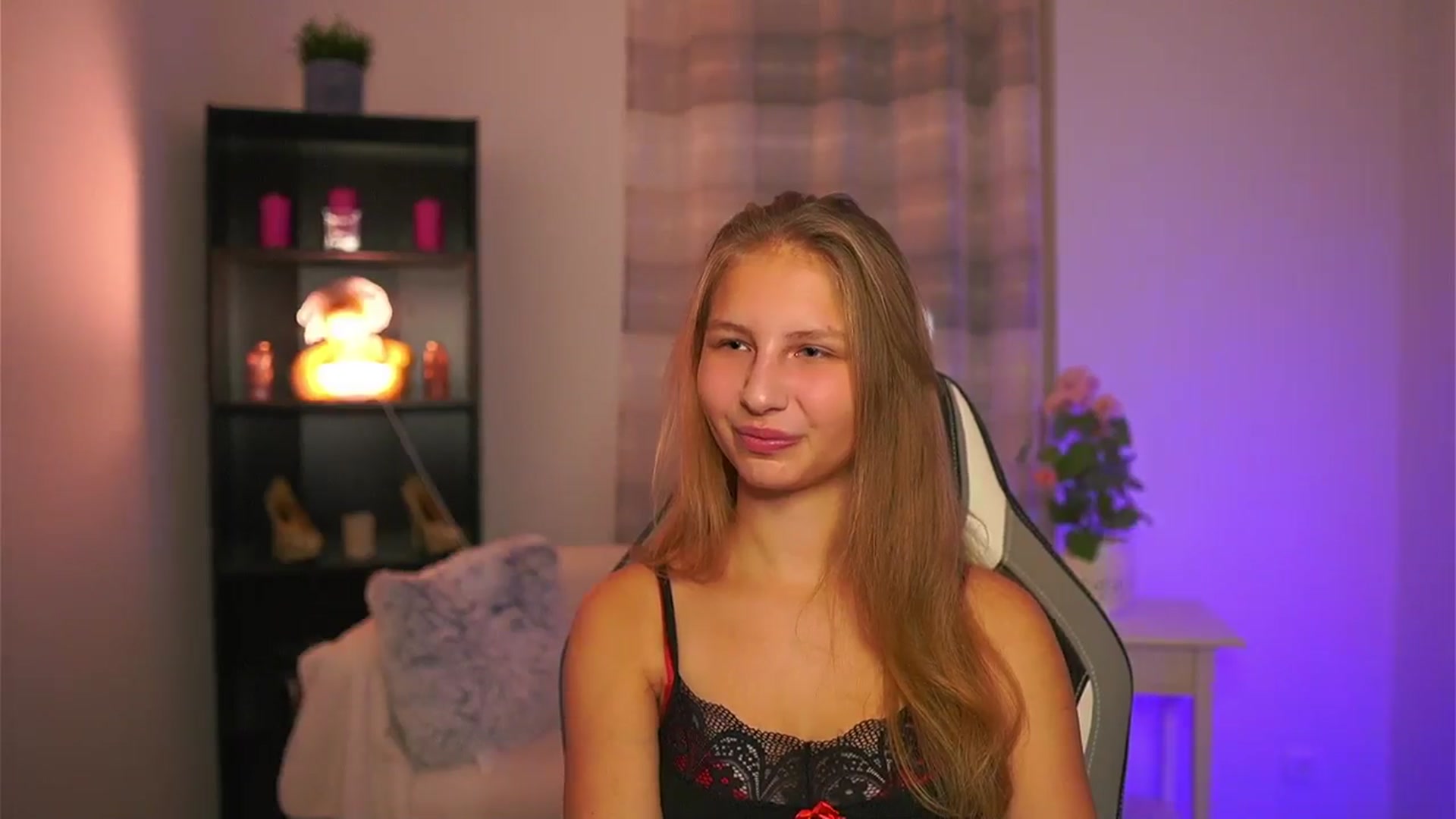 Gallery image thumbnail from Emmie_murray's myfreecams stream on, 11/30/2025, 15:22 image 13 of 20