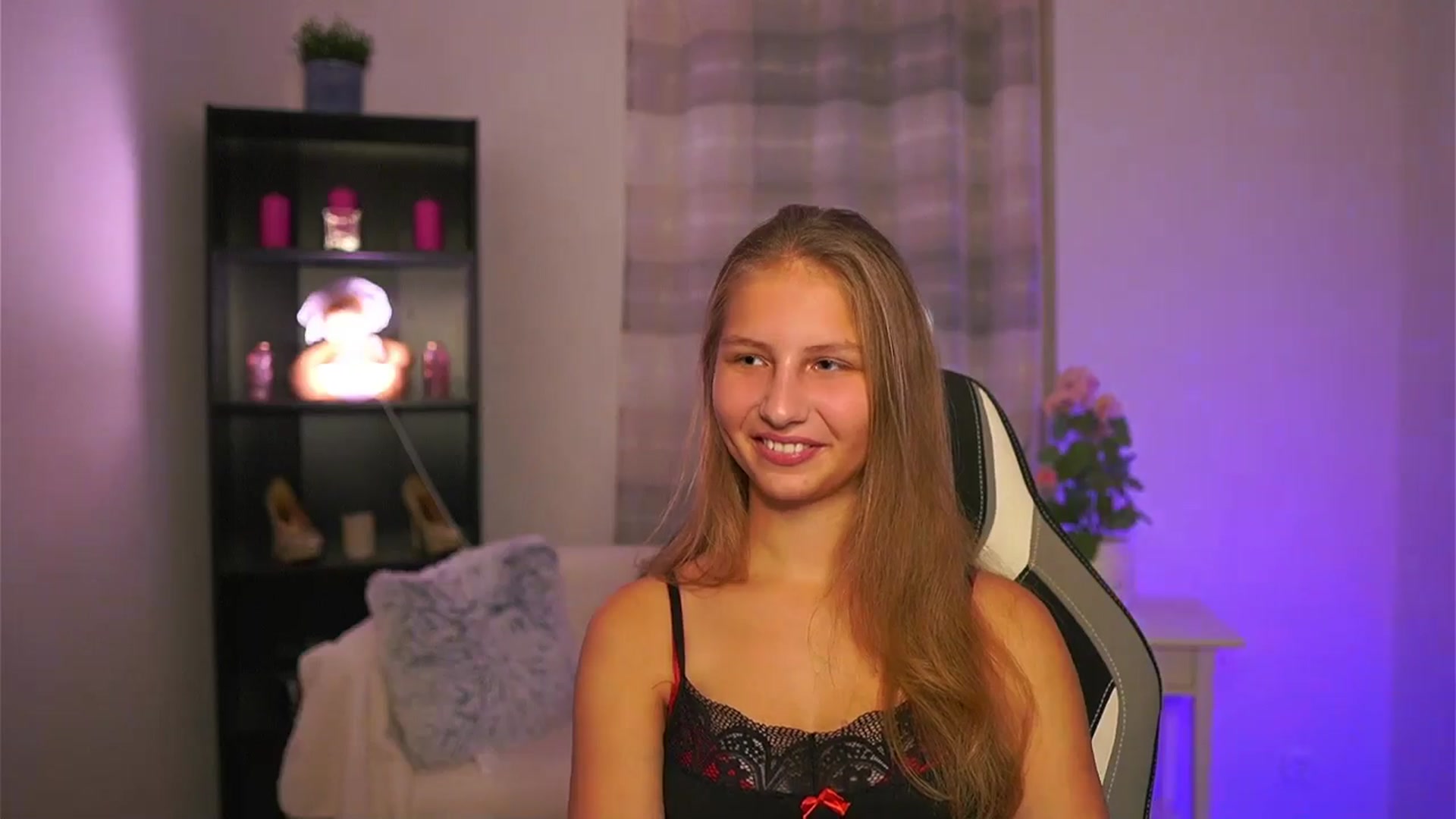 Gallery image thumbnail from Emmie_murray's myfreecams stream on, 11/30/2025, 15:22 image 19 of 20