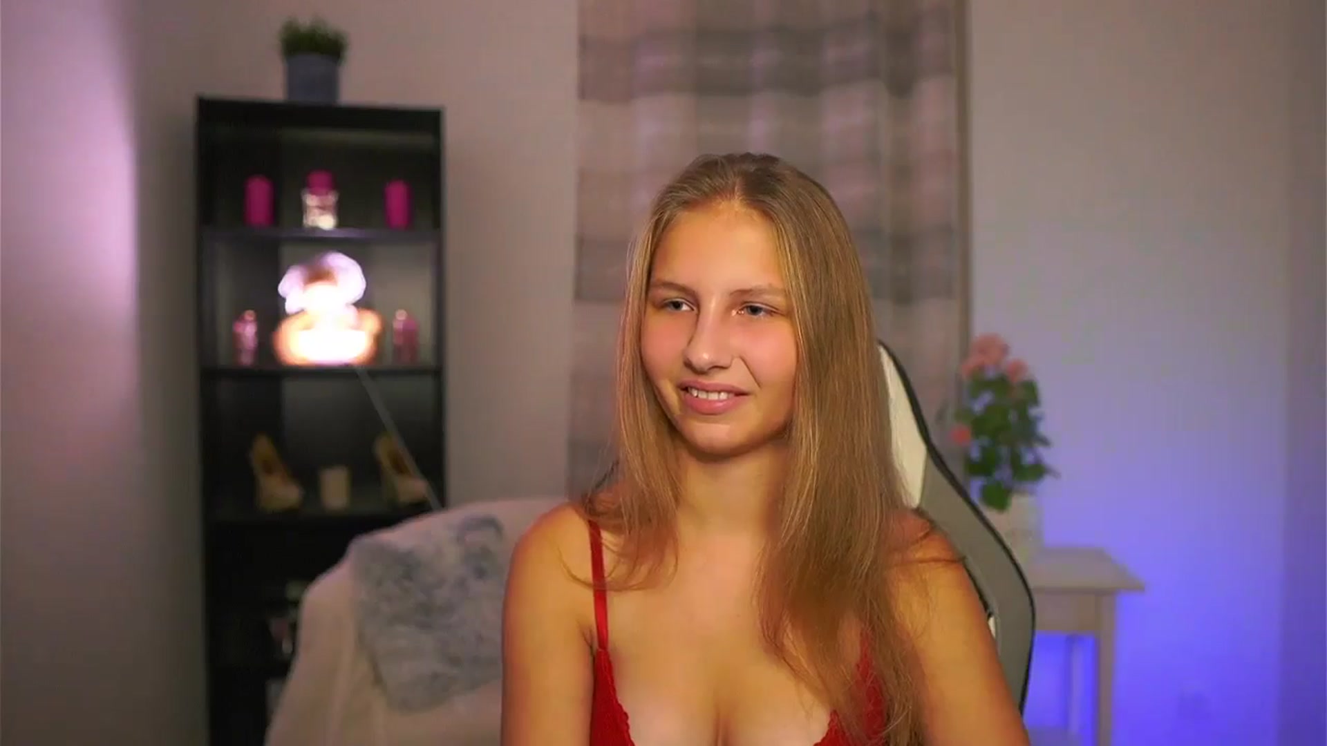 Gallery image thumbnail from Emmie_murray's myfreecams stream on, 11/30/2025, 18:34 image 11 of 20