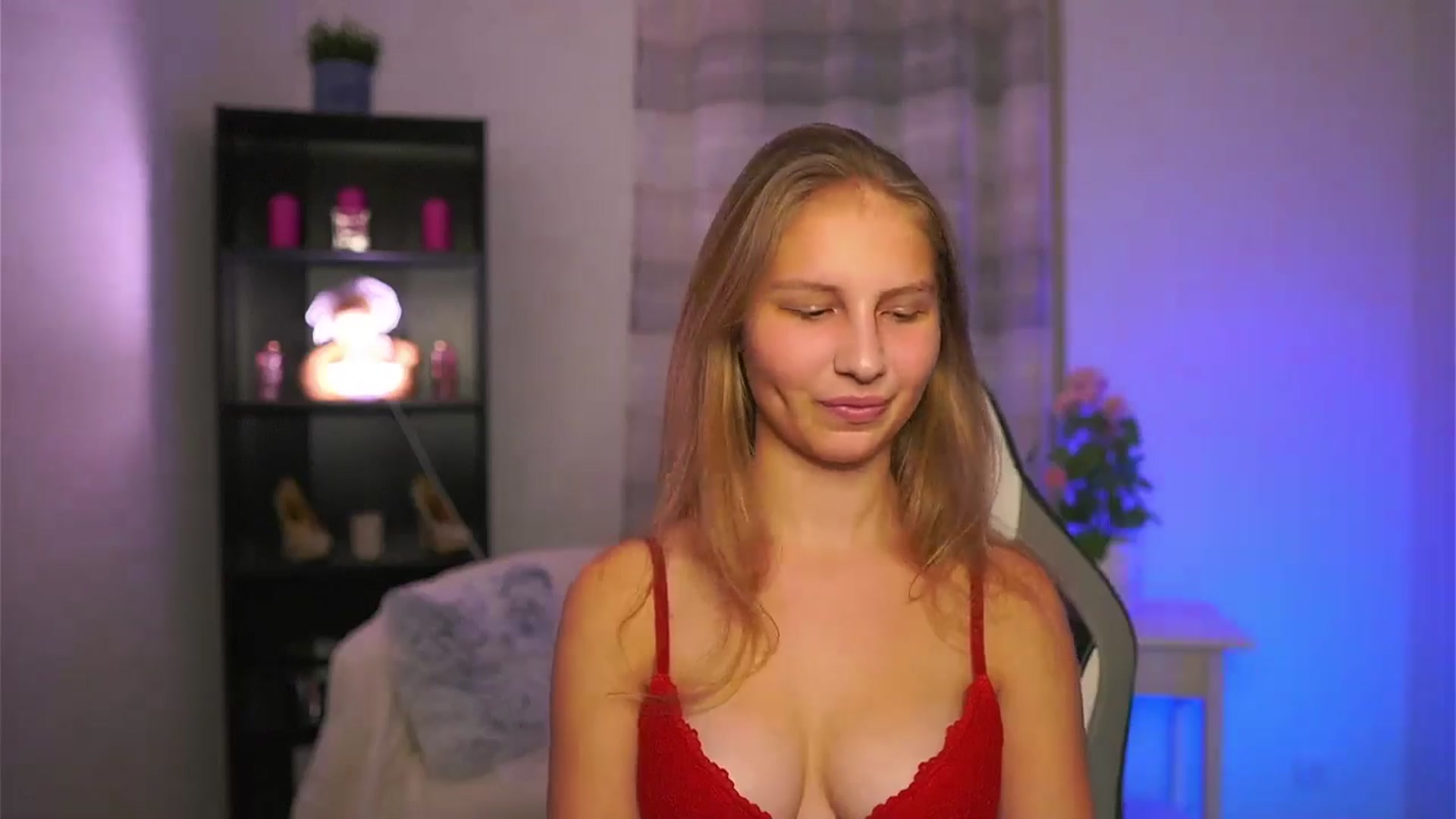 Gallery image thumbnail from Emmie_murray's myfreecams stream on, 11/30/2025, 18:34 image 18 of 20
