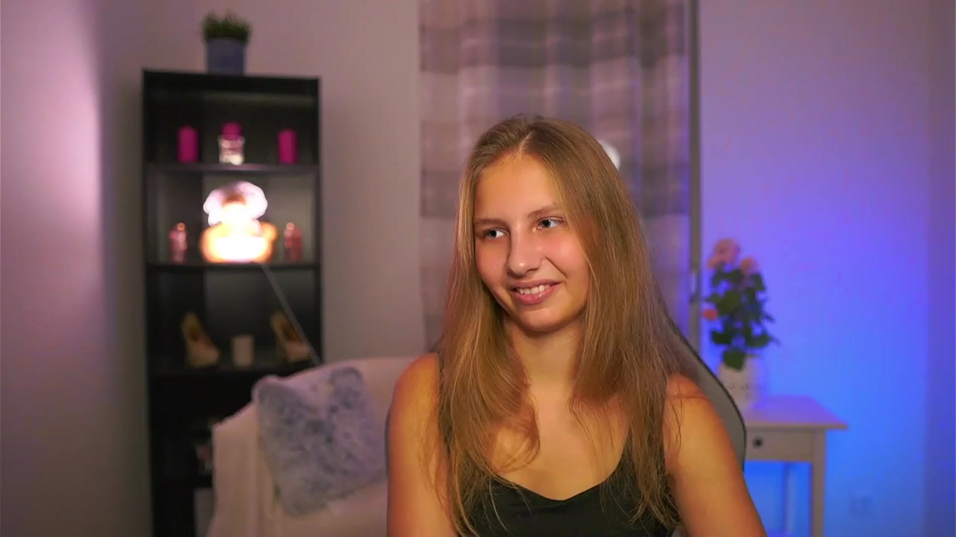 Gallery image thumbnail from Emmie_murray's myfreecams stream on, 12/04/2025, 15:23 image 16 of 20