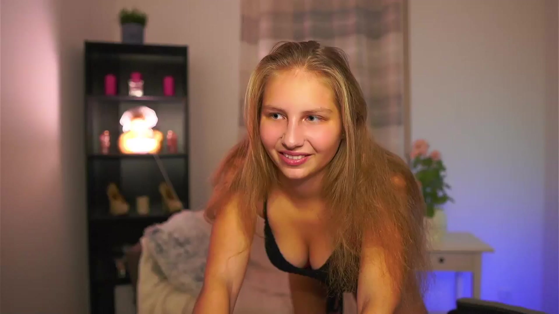 Gallery image thumbnail from Emmie_murray's myfreecams stream on, 12/11/2025, 15:06 image 16 of 20